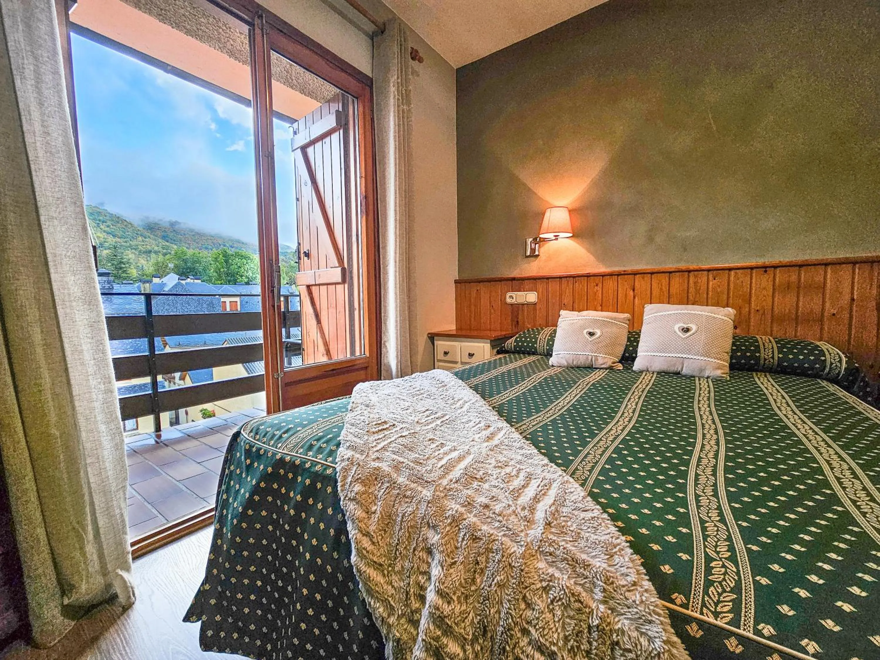 Bed in Hotel Casa Morlans 3000