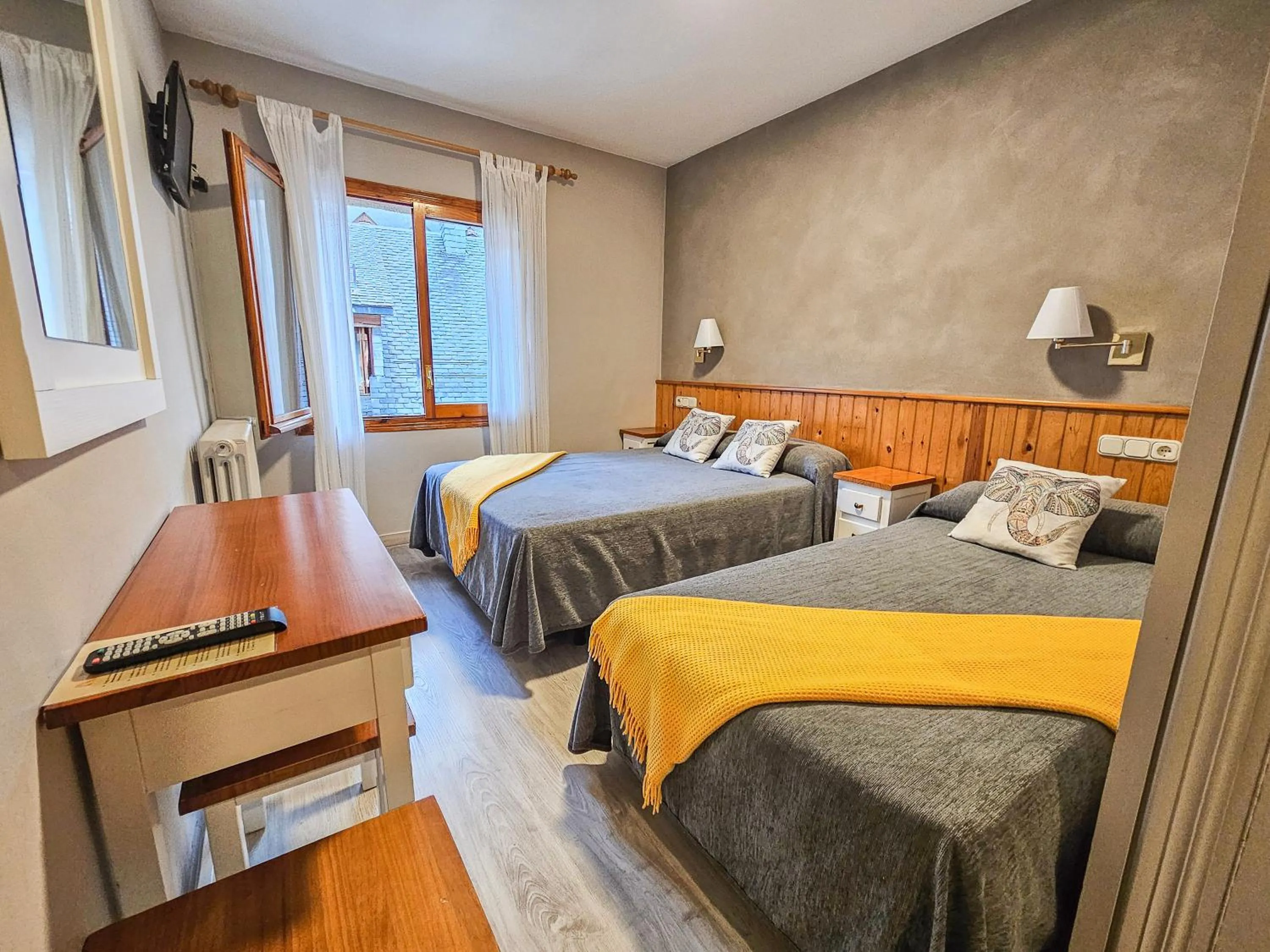 Bed in Hotel Casa Morlans 3000