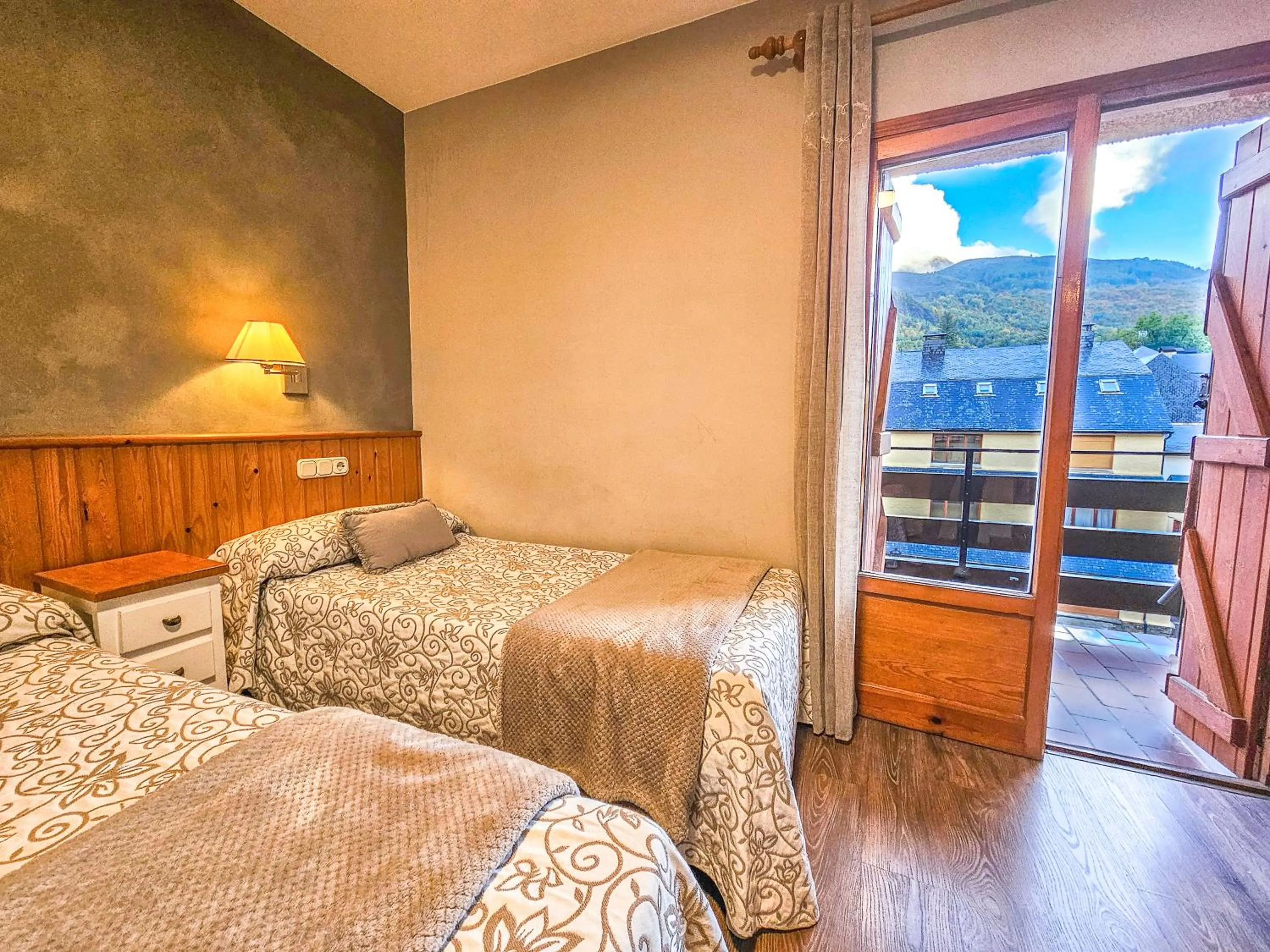 Bed in Hotel Casa Morlans 3000