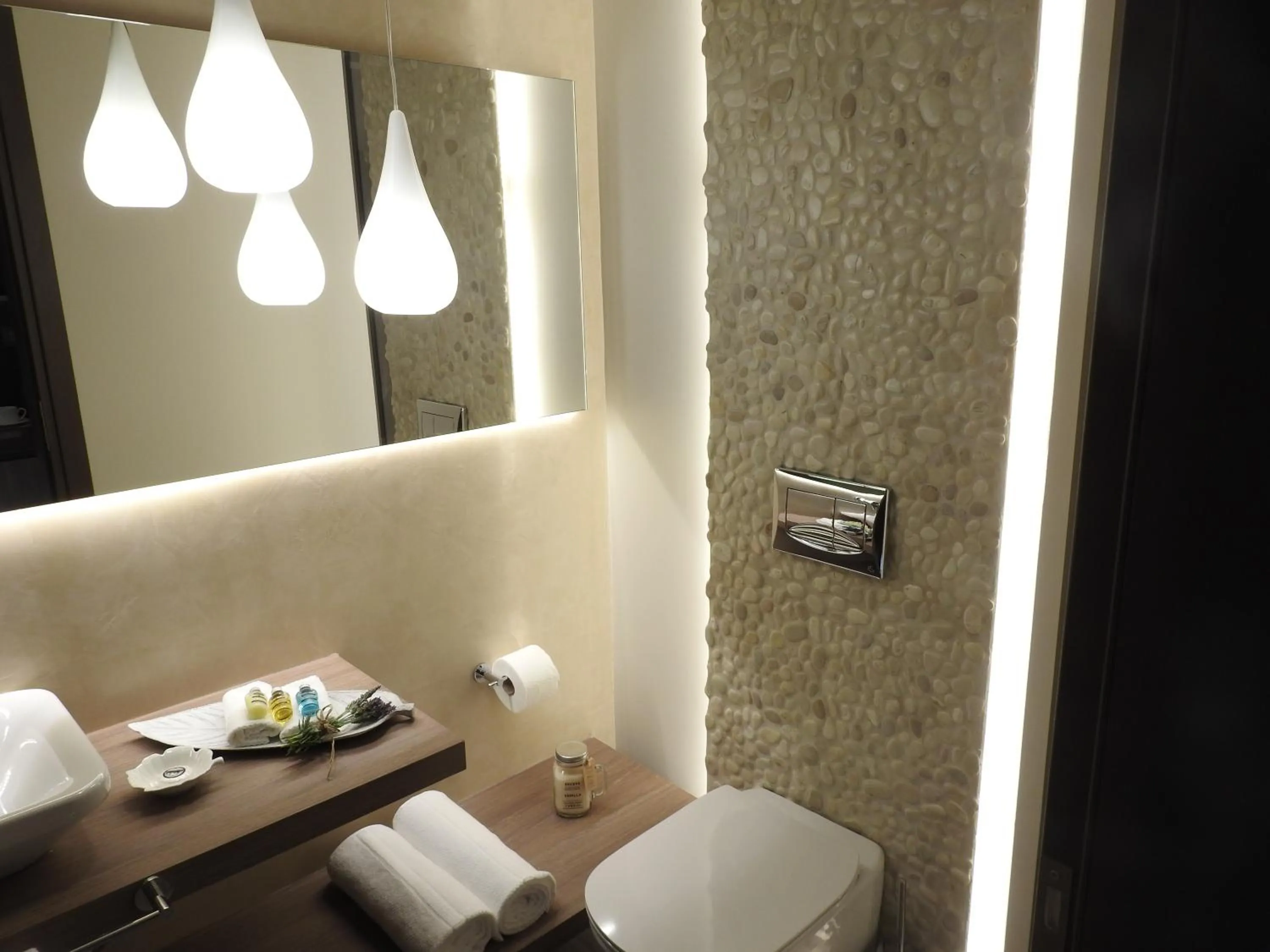 Bathroom in Nikos Ikies