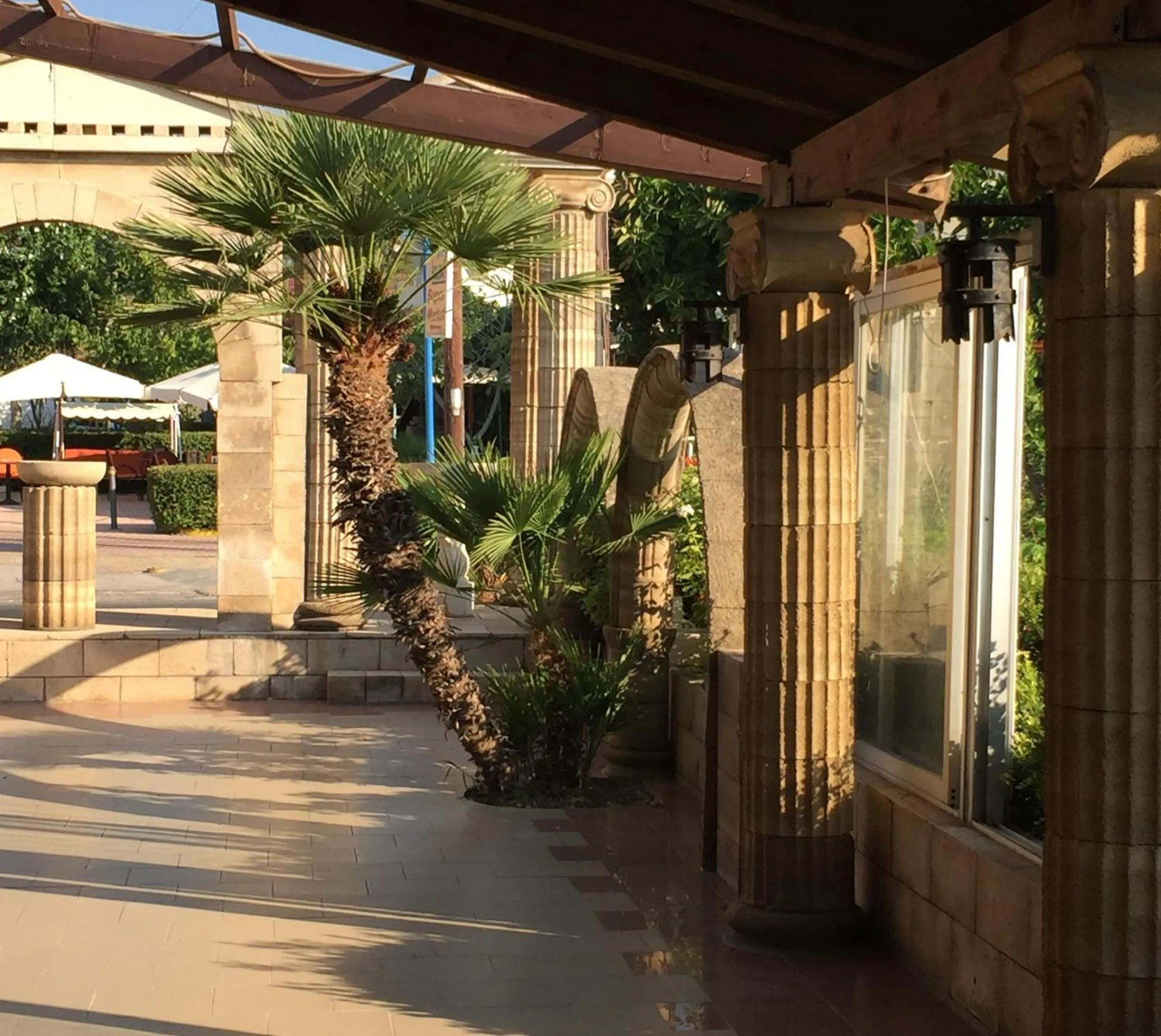 Facade/entrance in Nikos Ikies