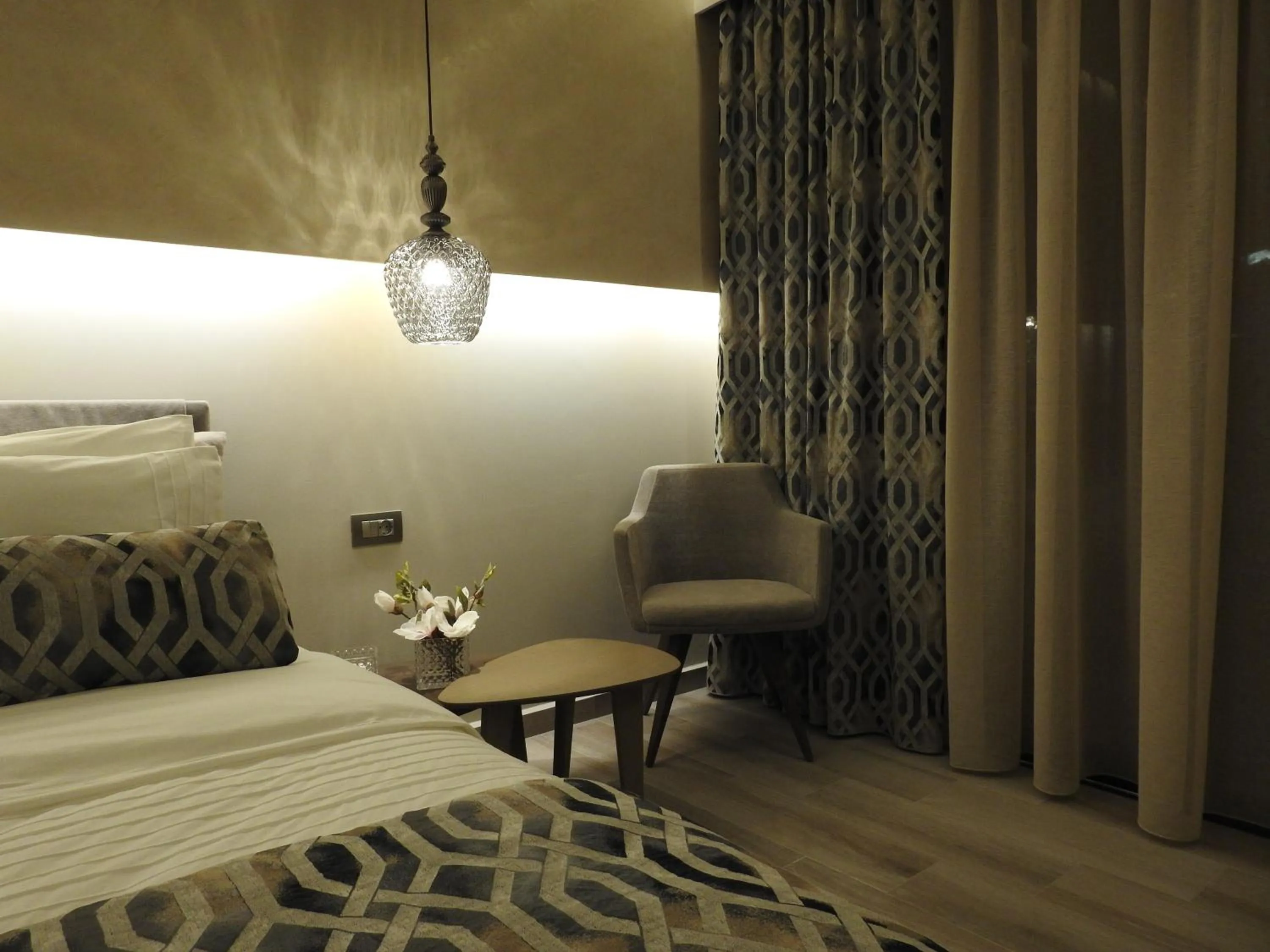 Bedroom, Bed in Nikos Ikies