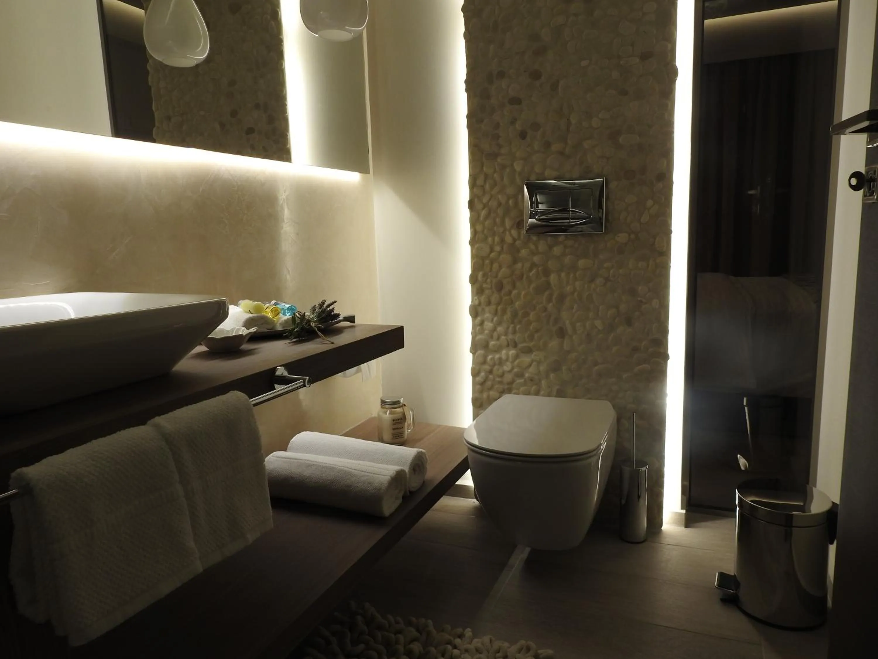 Bathroom in Nikos Ikies