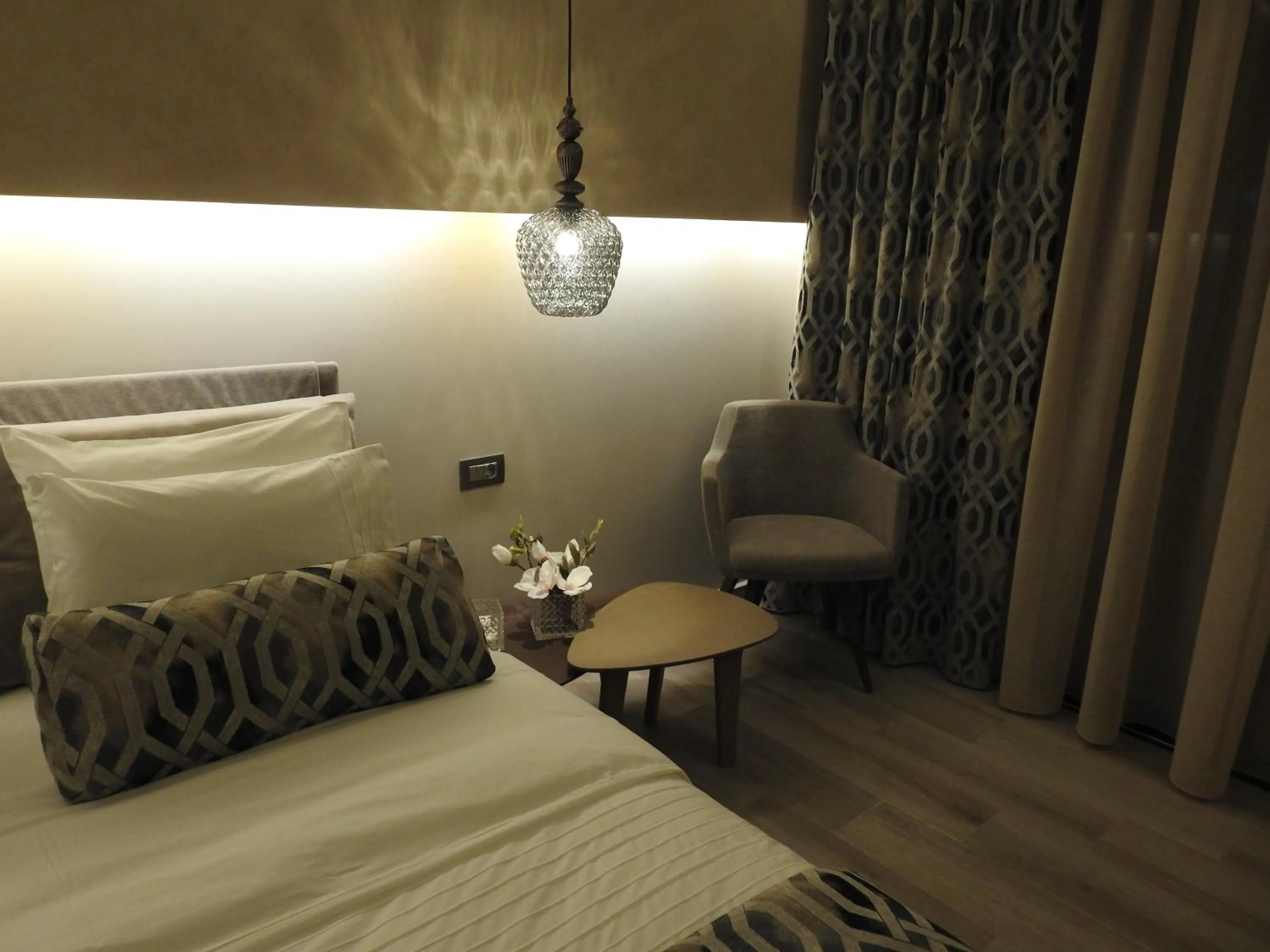 Bedroom, Bed in Nikos Ikies