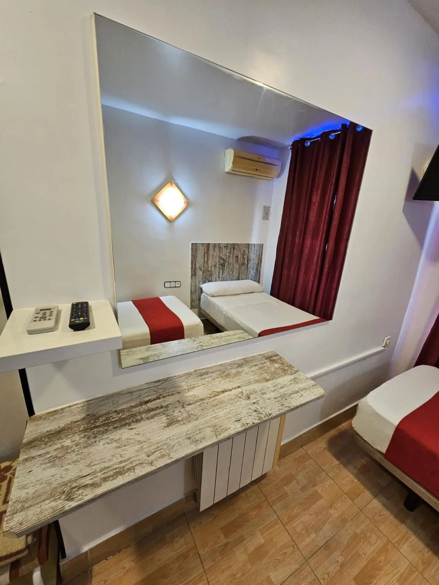 Photo of the whole room, Bed in Hostal Las Vegas