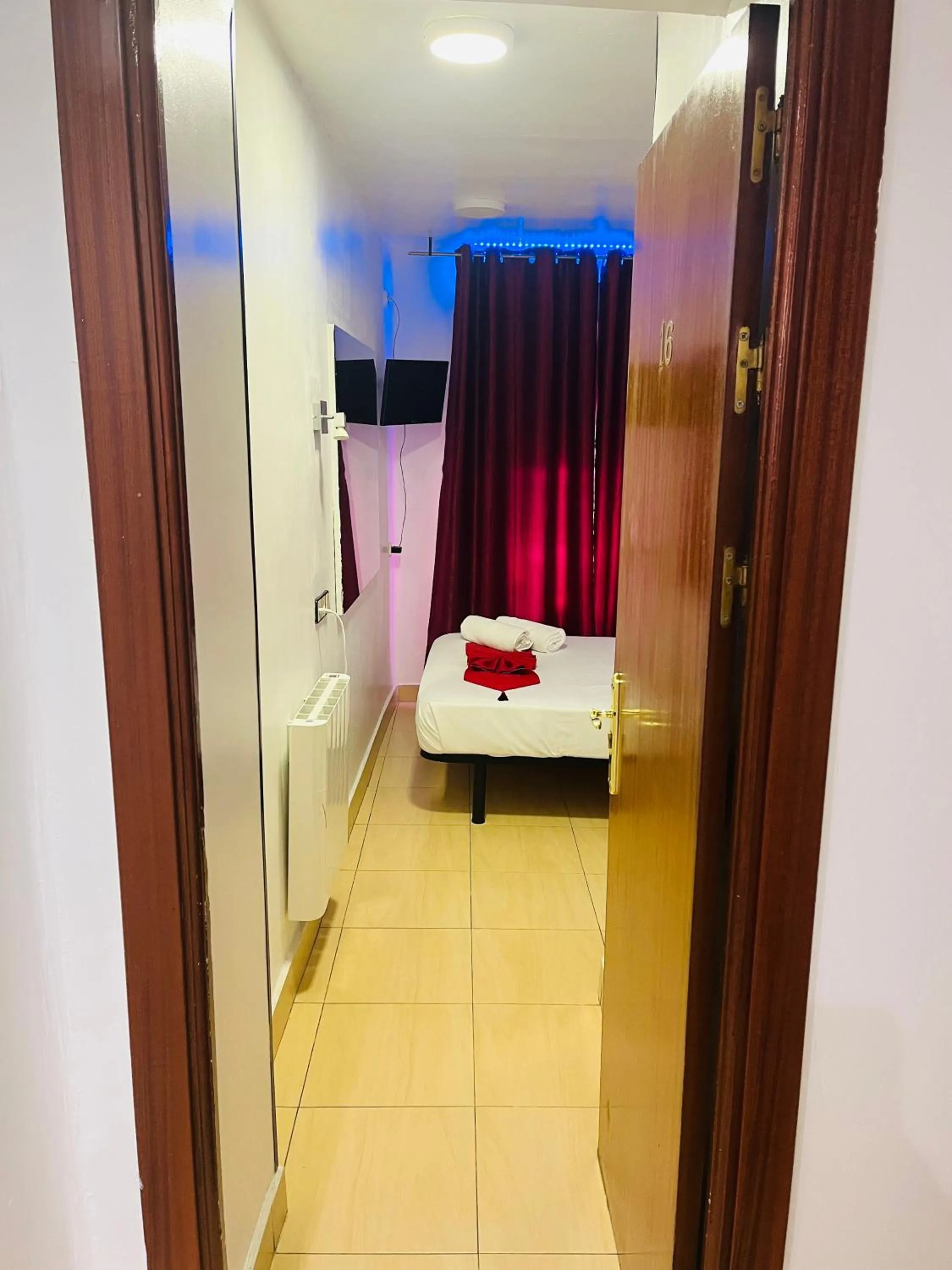 Bedroom, Bed in Hostal Las Vegas