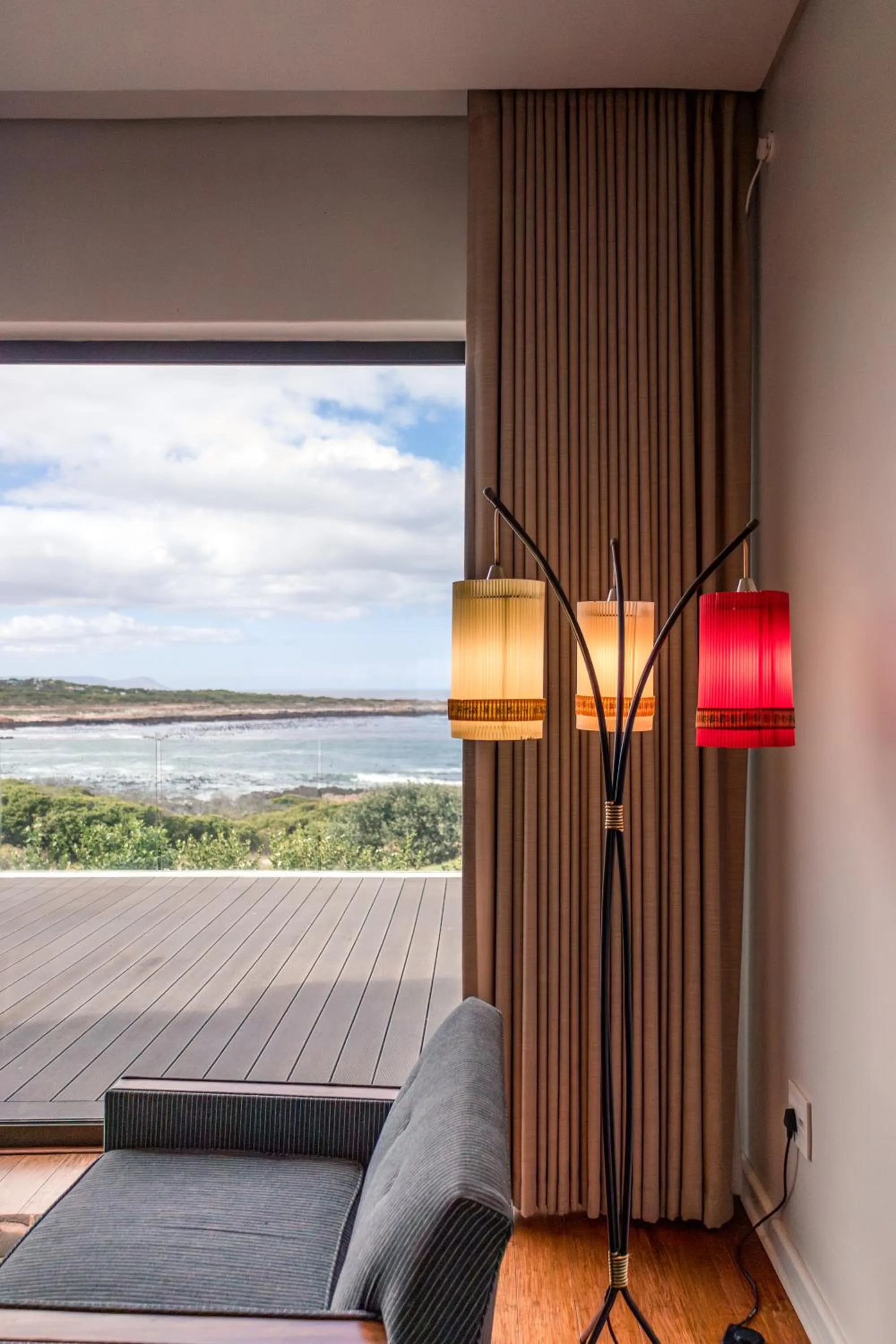 Seating area in Schulphoek Seafront House