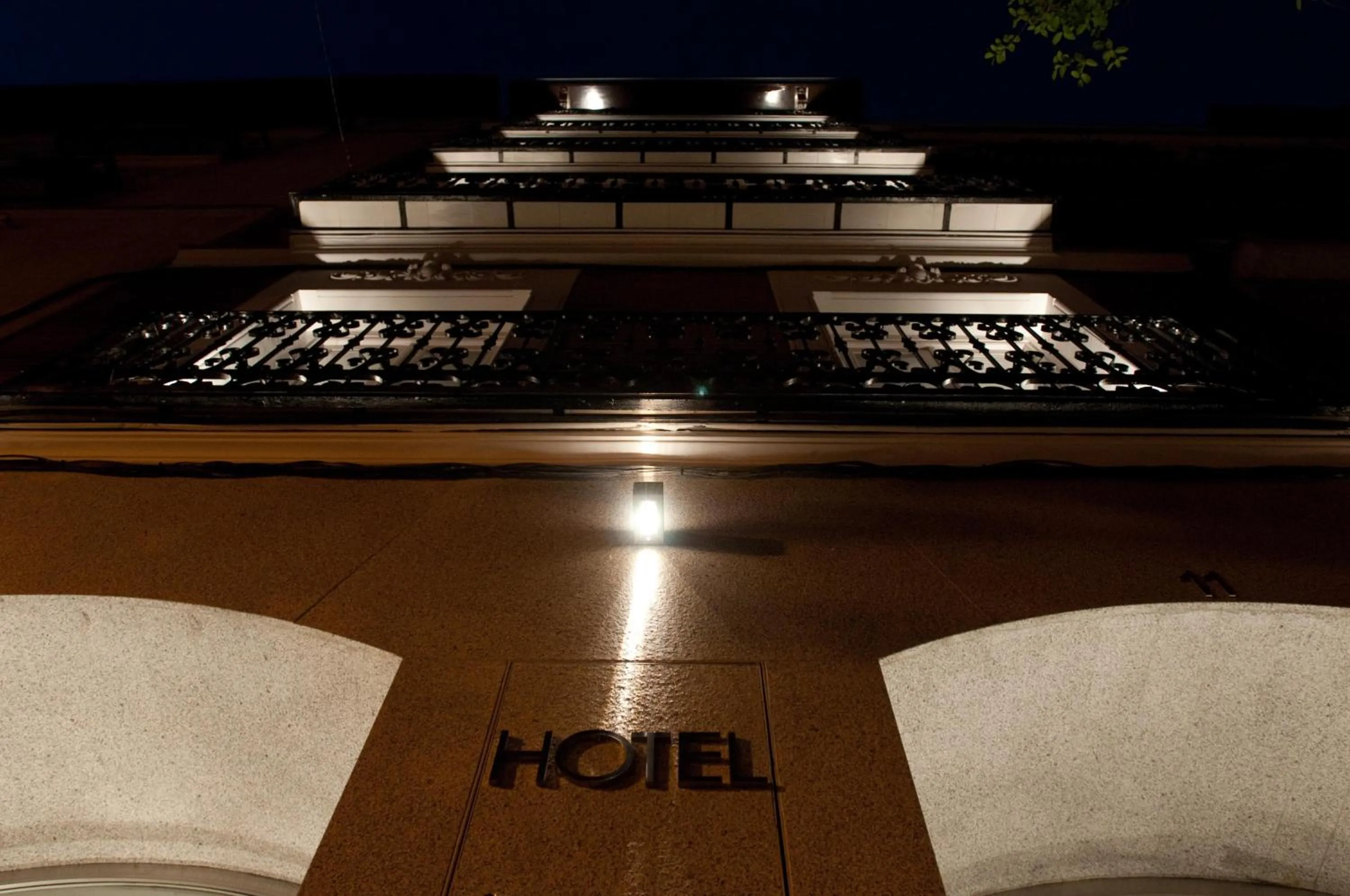 Facade/entrance in Artrip Hotel