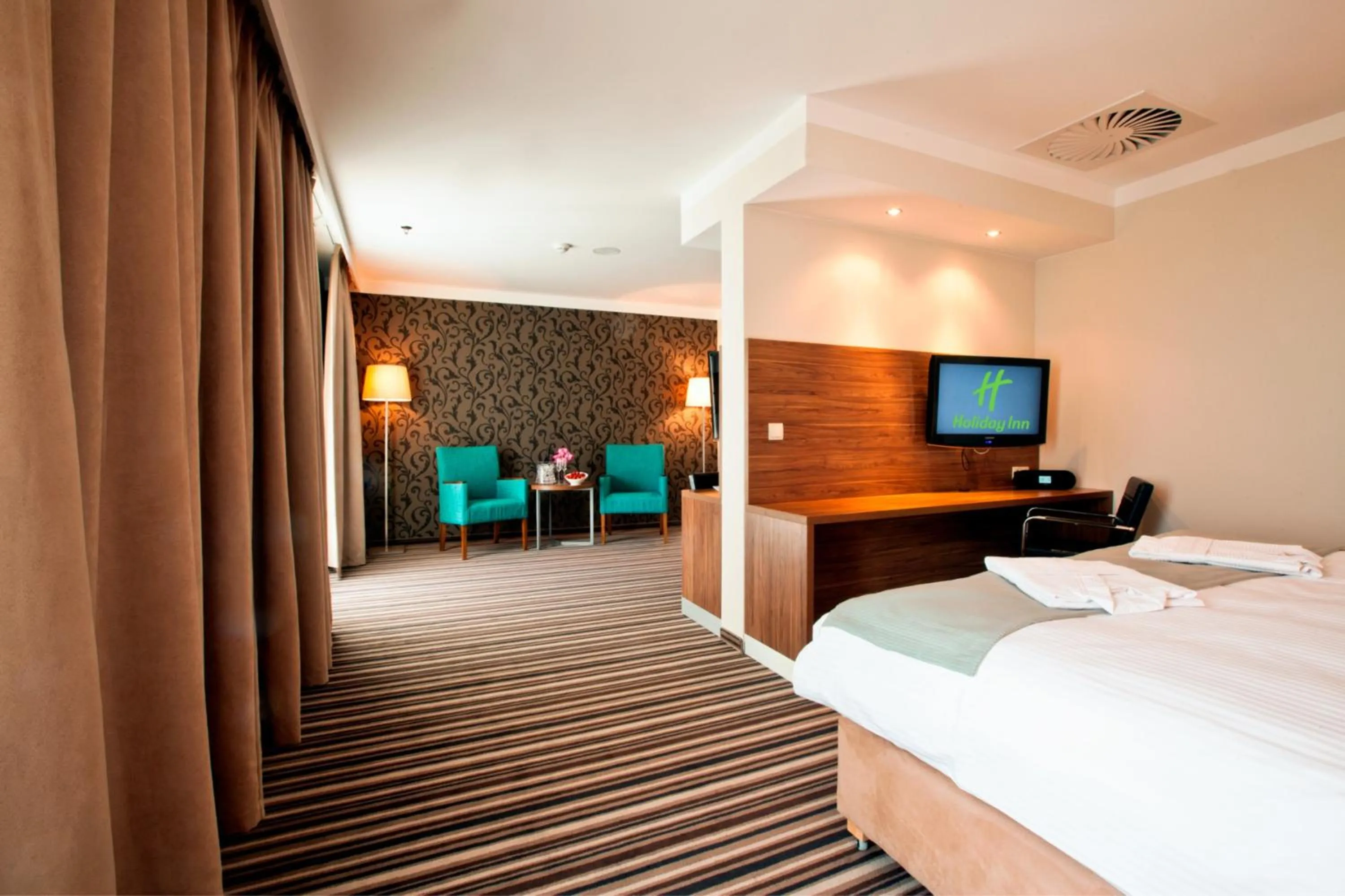 Bedroom, Bed in Holiday Inn Łódź by IHG