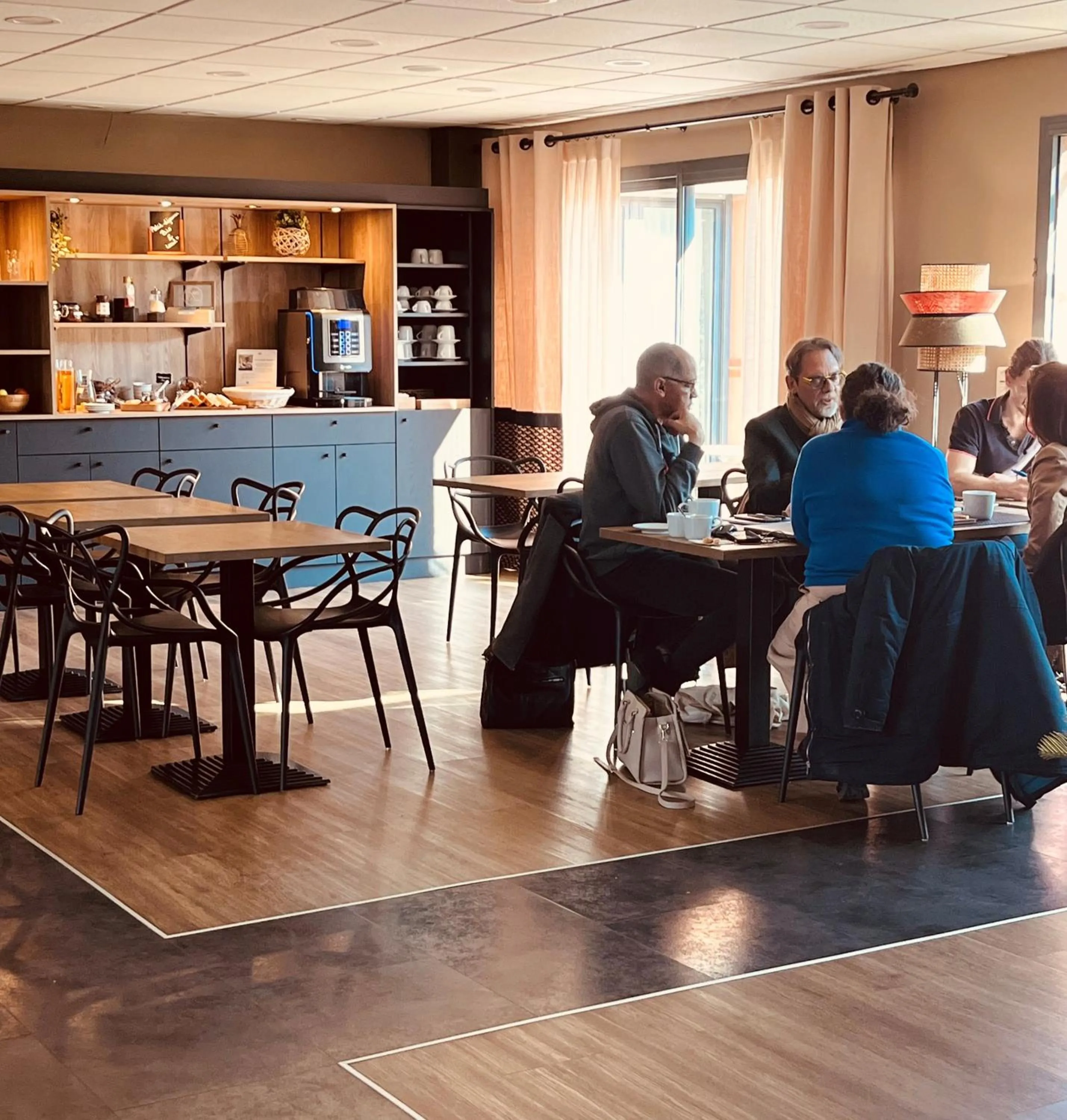 Breakfast in Hôtel & Events LE PATIO OCCITAN Toulouse Ouest - Cugnaux