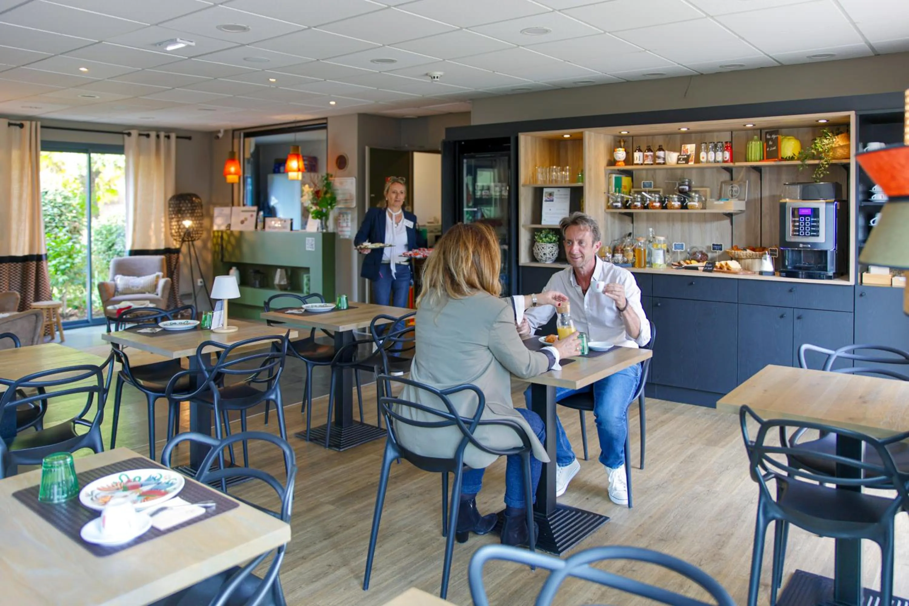 Breakfast in Hôtel & Events LE PATIO OCCITAN Toulouse Ouest - Cugnaux