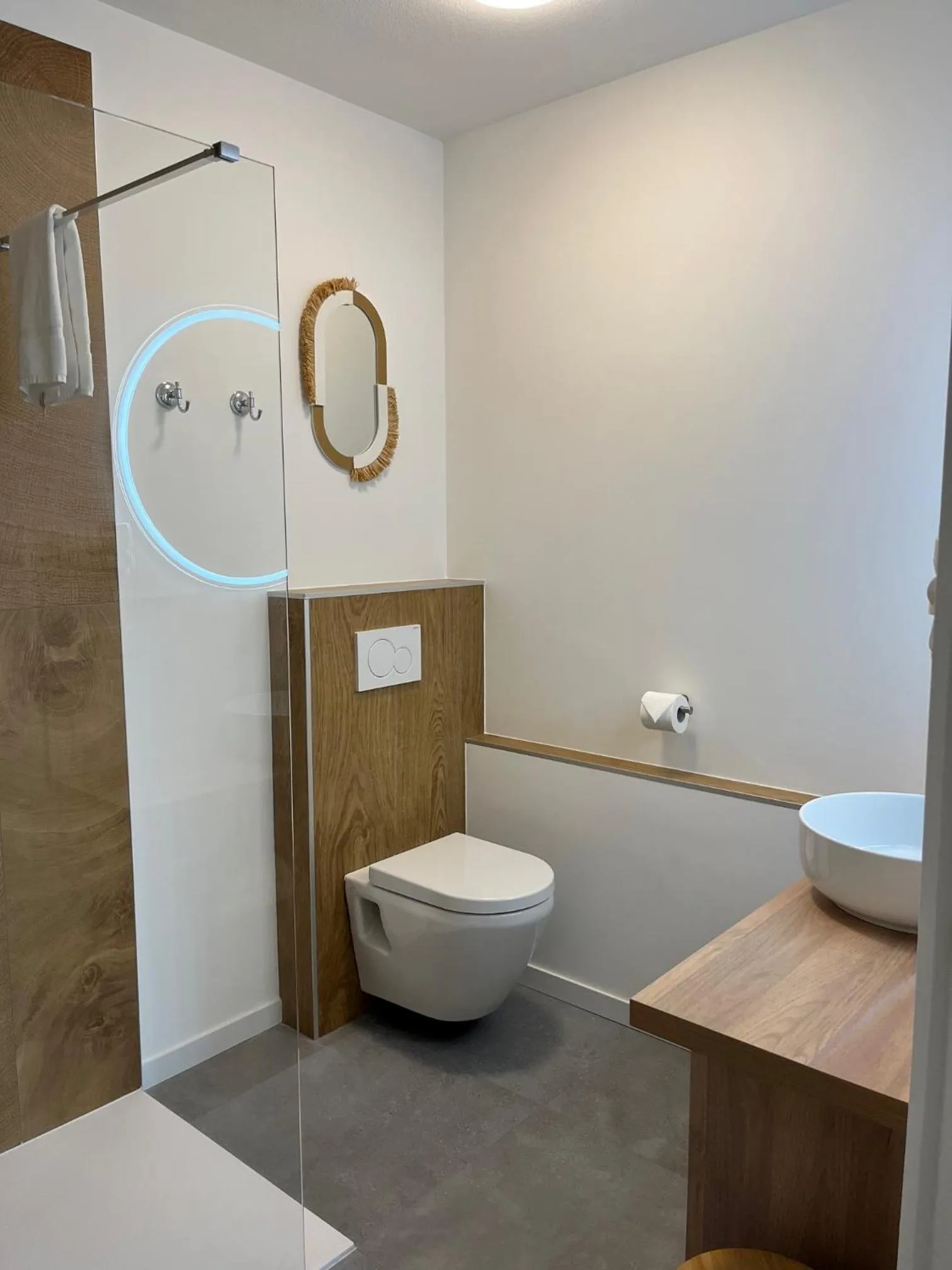 Bathroom in Hôtel & Events LE PATIO OCCITAN Toulouse Ouest - Cugnaux