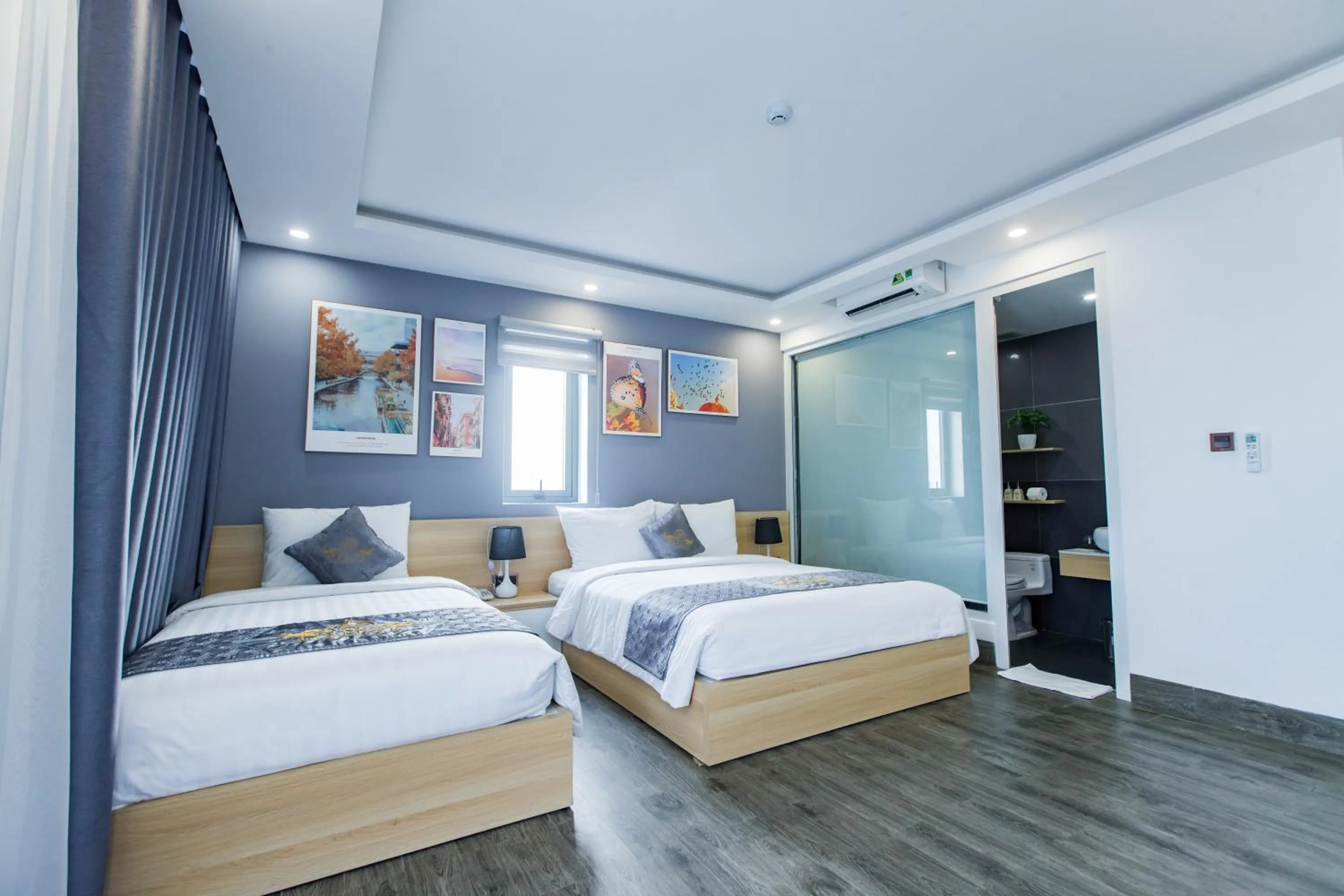 Photo of the whole room, Bed in Dang's Hotel