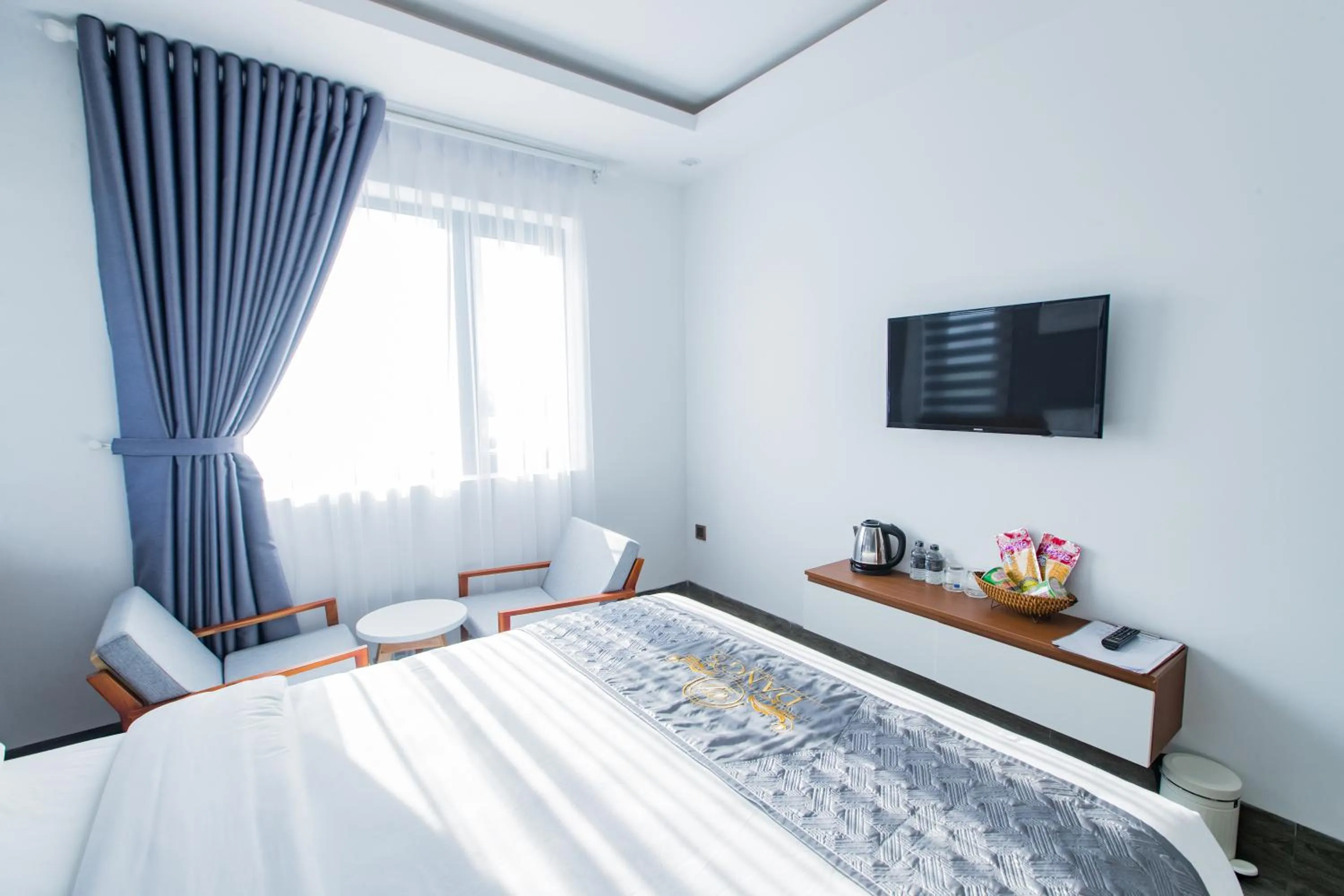 Photo of the whole room, Bed in Dang's Hotel