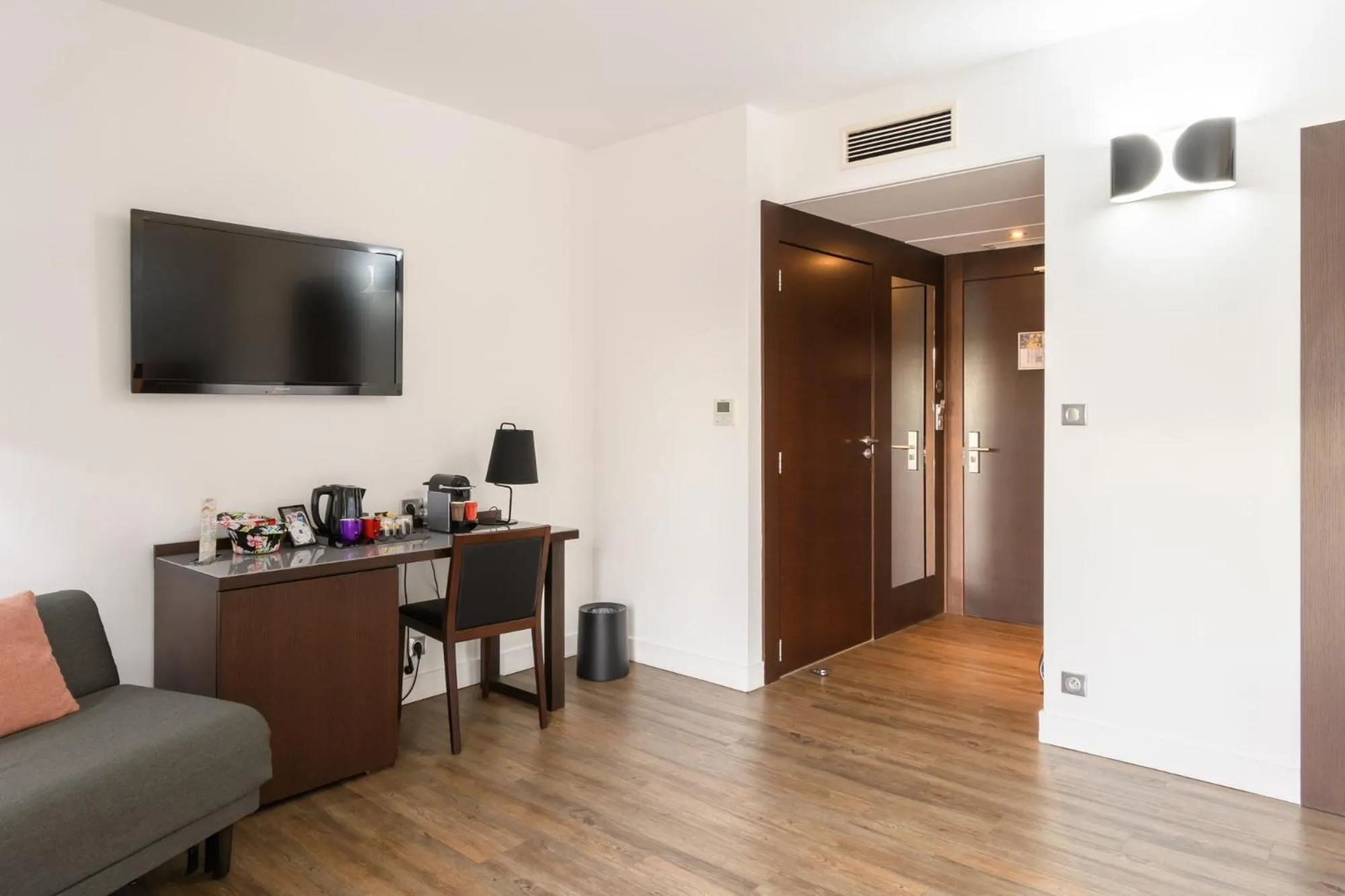 Photo of the whole room in Hype Hôtel