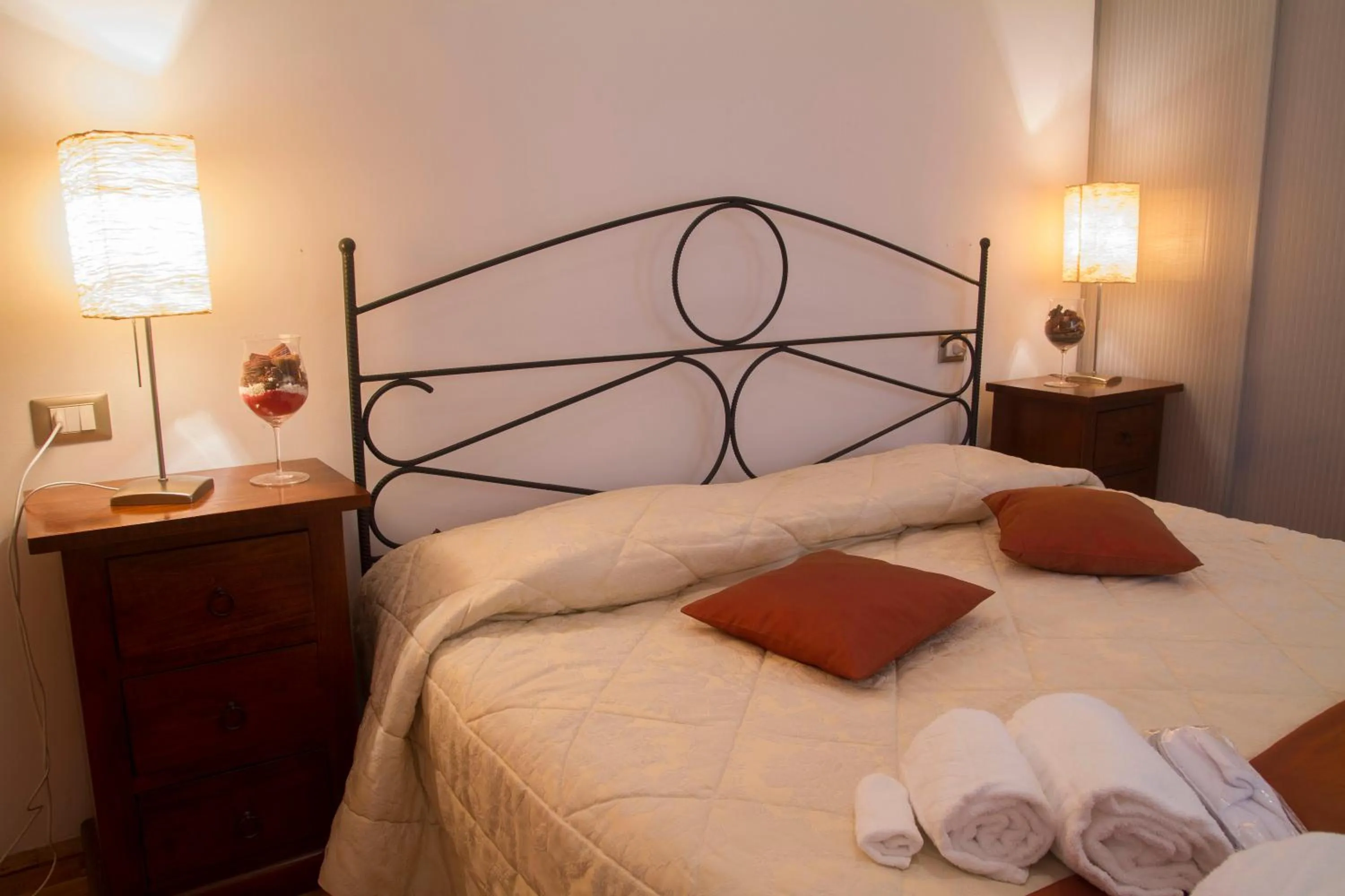 Bed in Prince Residence Apartments