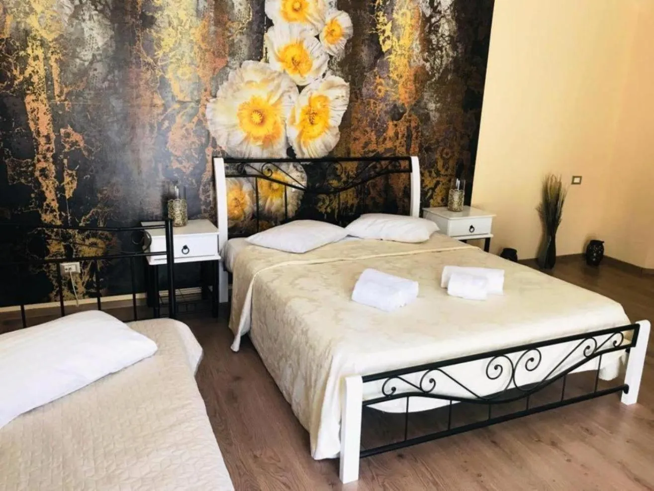 Decorative detail, Bed in Prince Residence Apartments