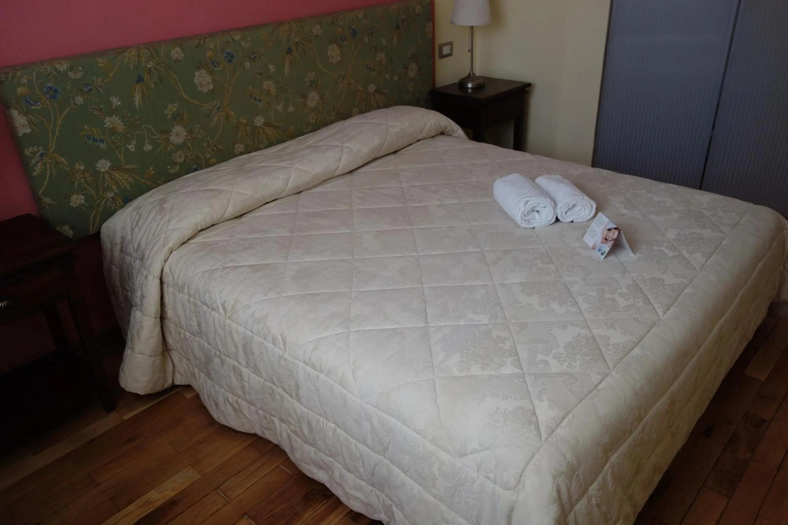 Bedroom, Bed in Prince Residence Apartments