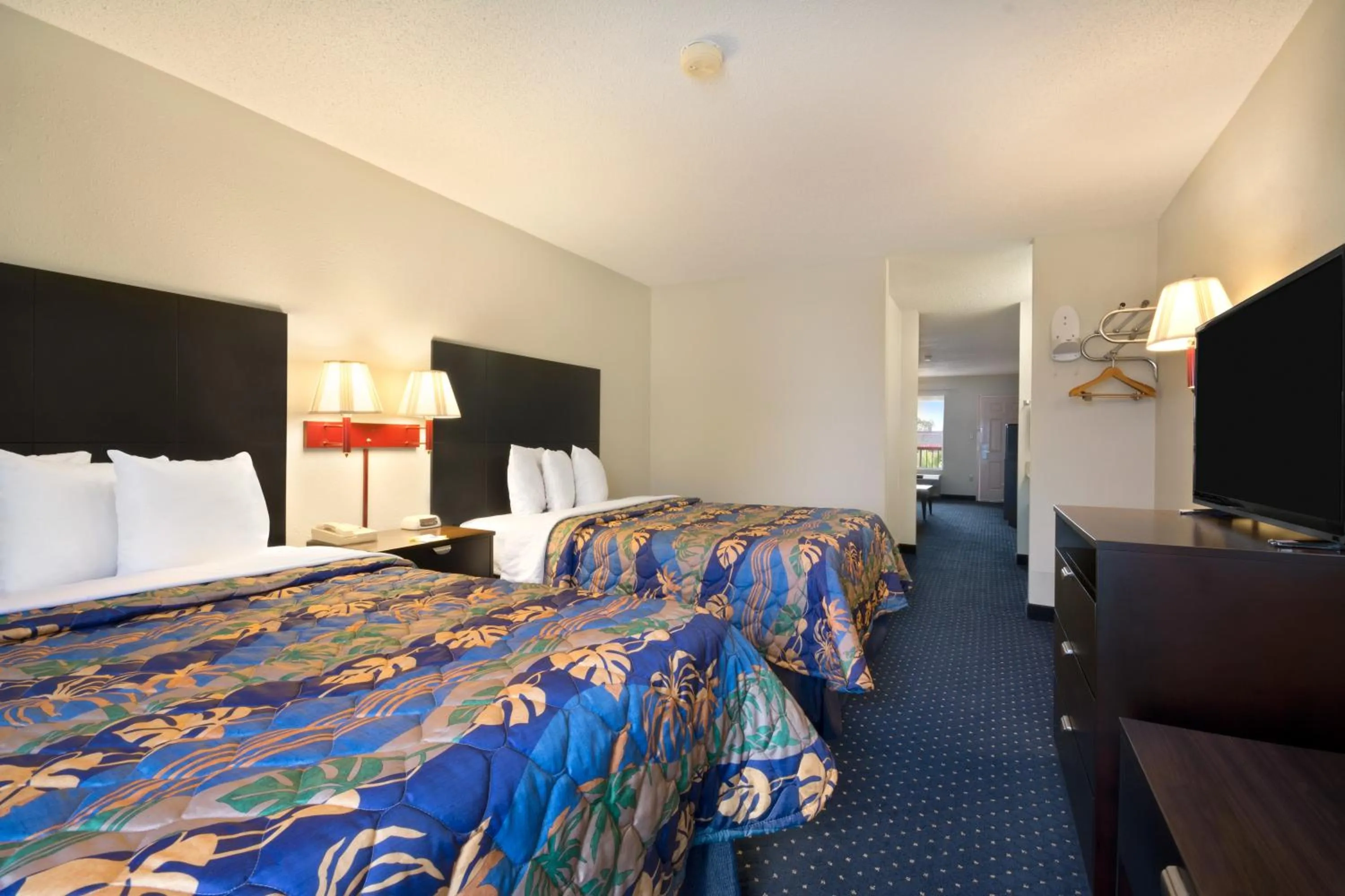 Bed in Days Inn by Wyndham Alma