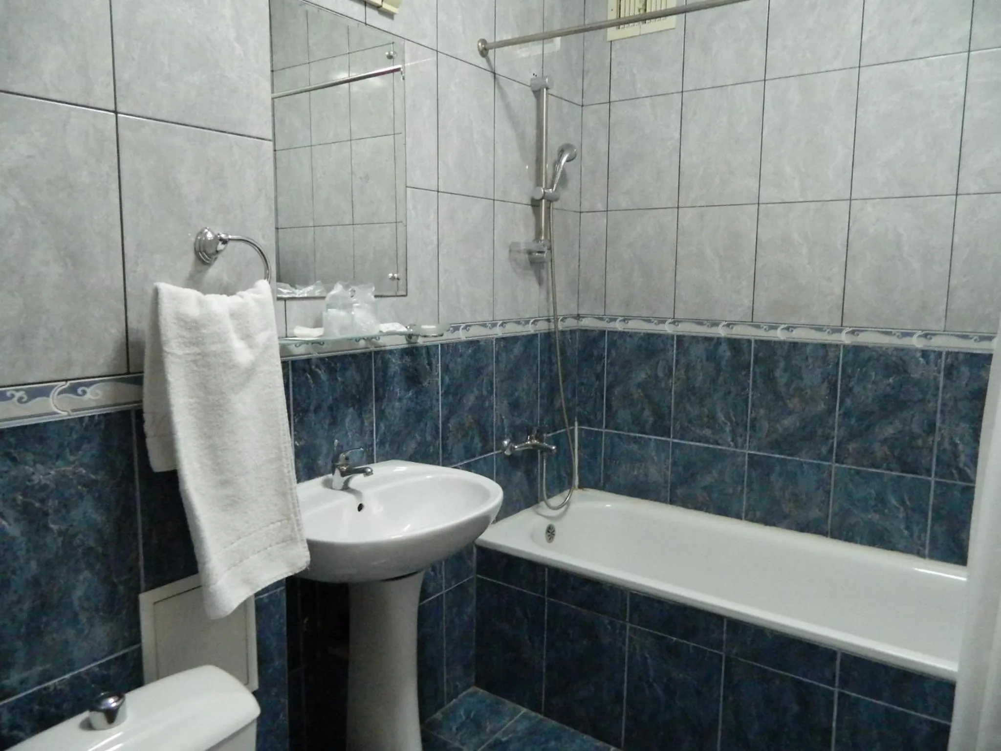 Bathroom in Elizeu Hotel