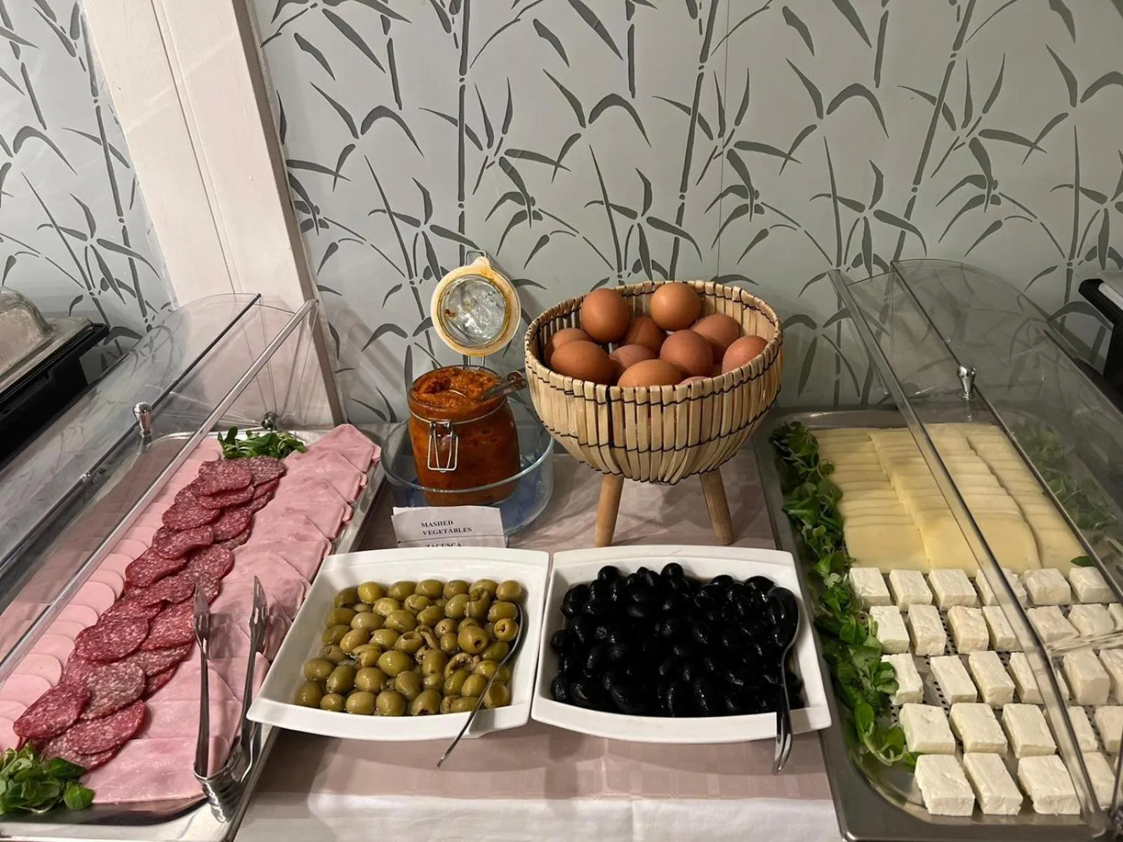 Breakfast in Elizeu Hotel