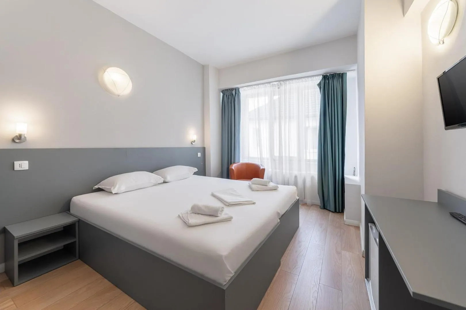 Photo of the whole room, Bed in Elizeu Hotel