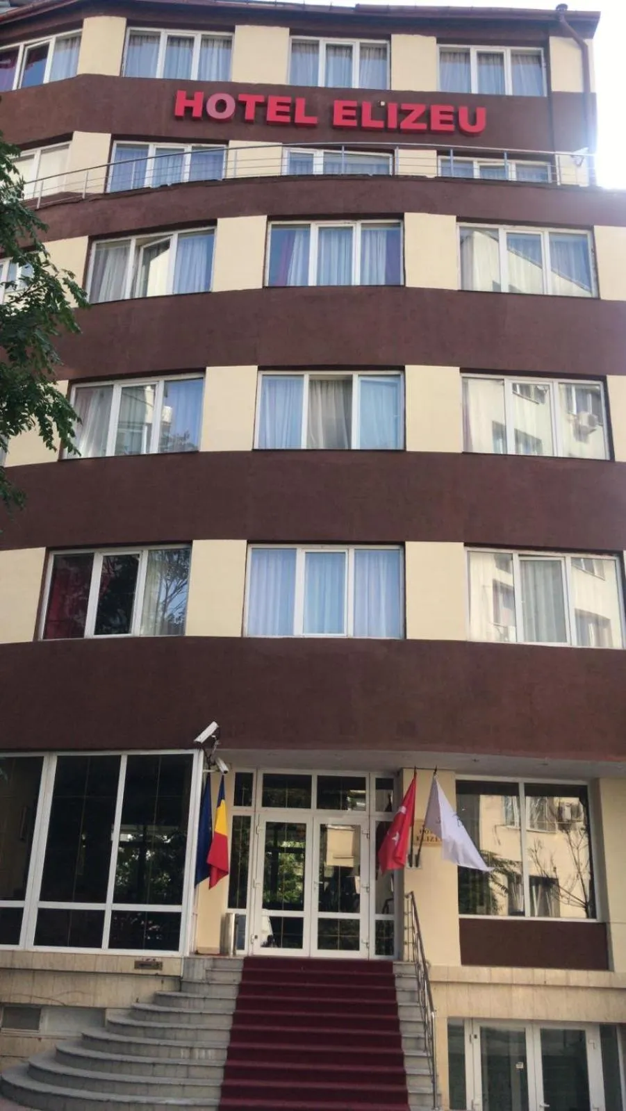 Facade/entrance in Elizeu Hotel