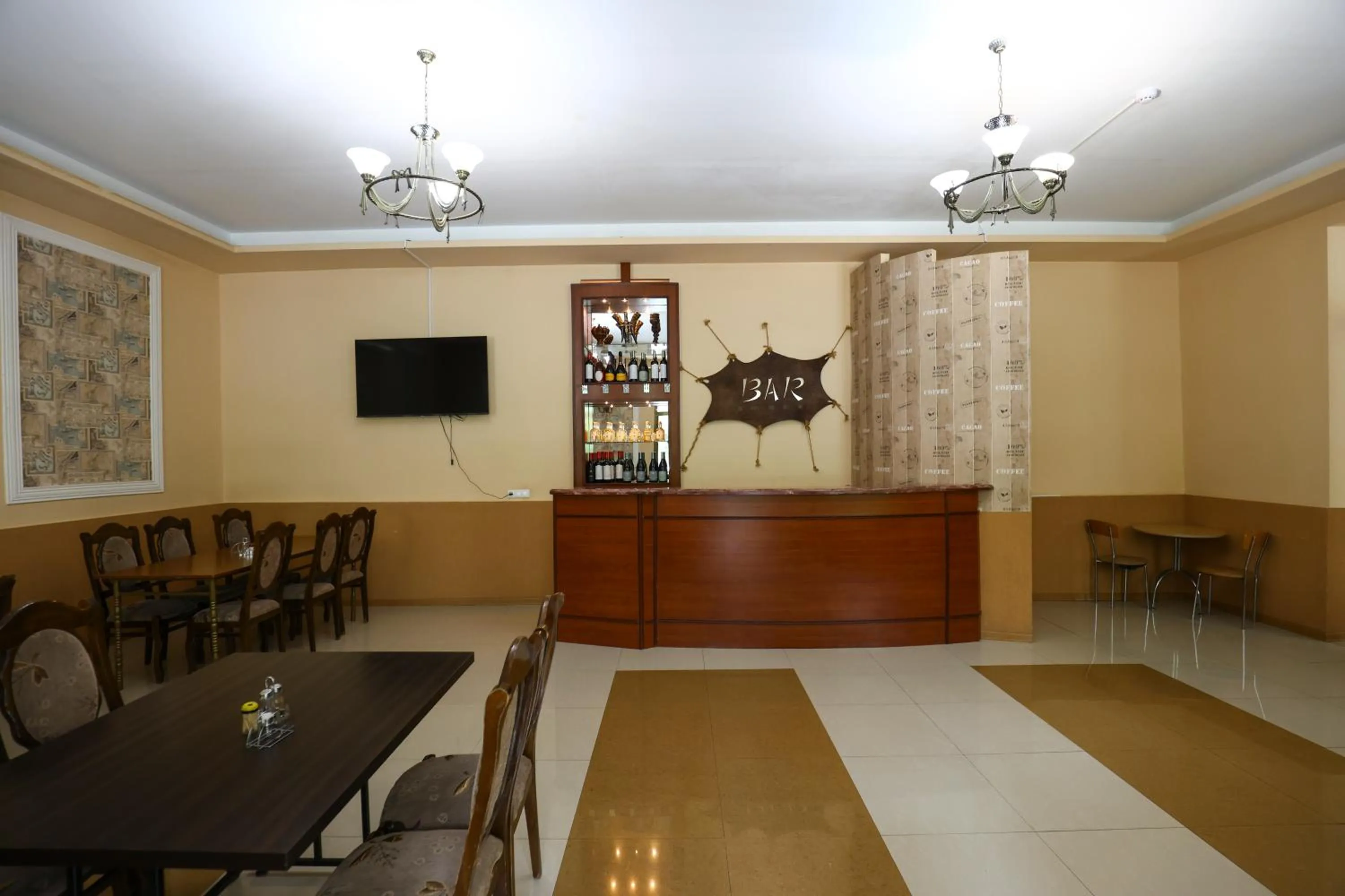 Communal lounge/ TV room in Park Hotel Imeri kutaisi