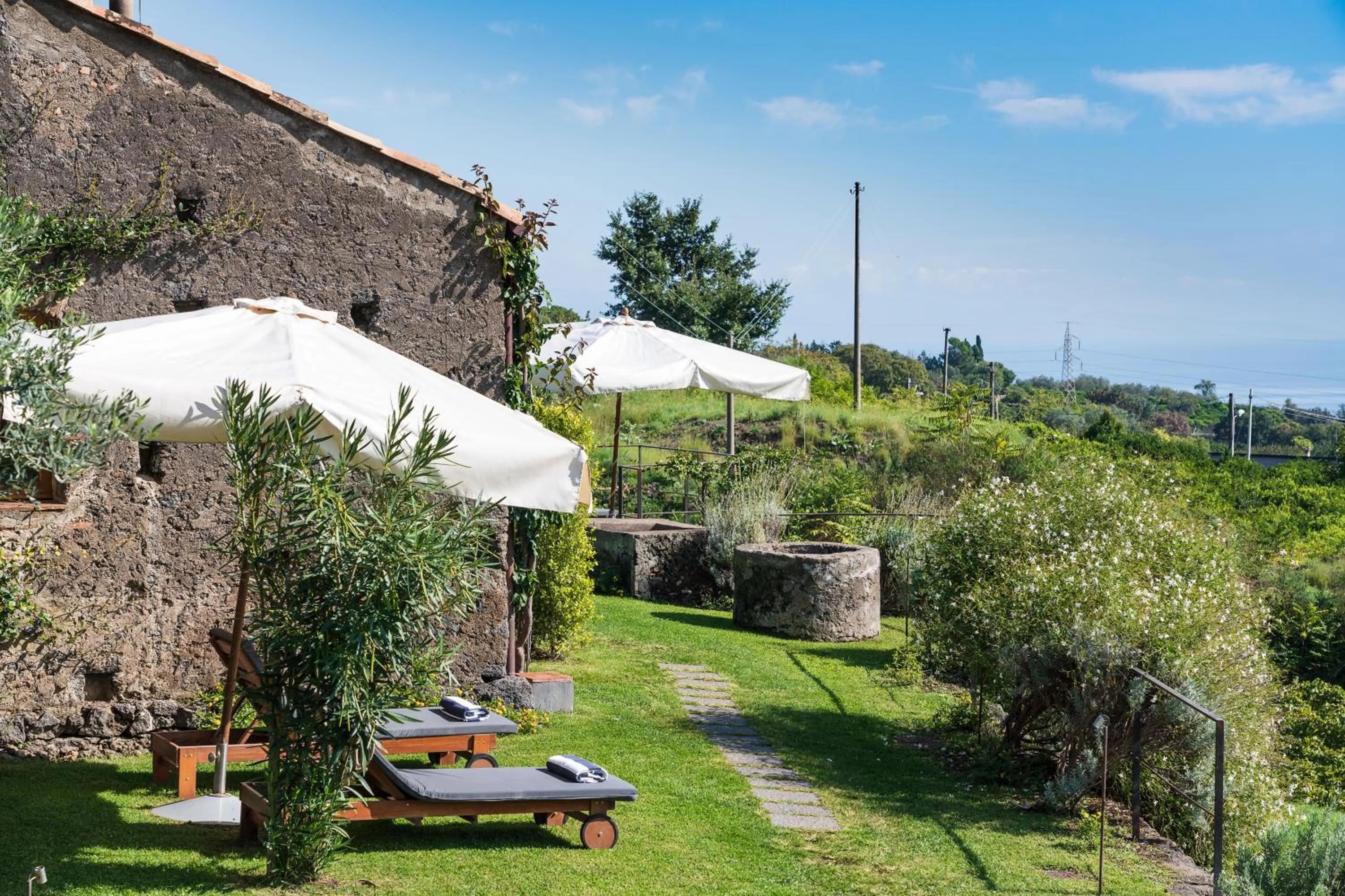 Garden in Monaci delle Terre Nere