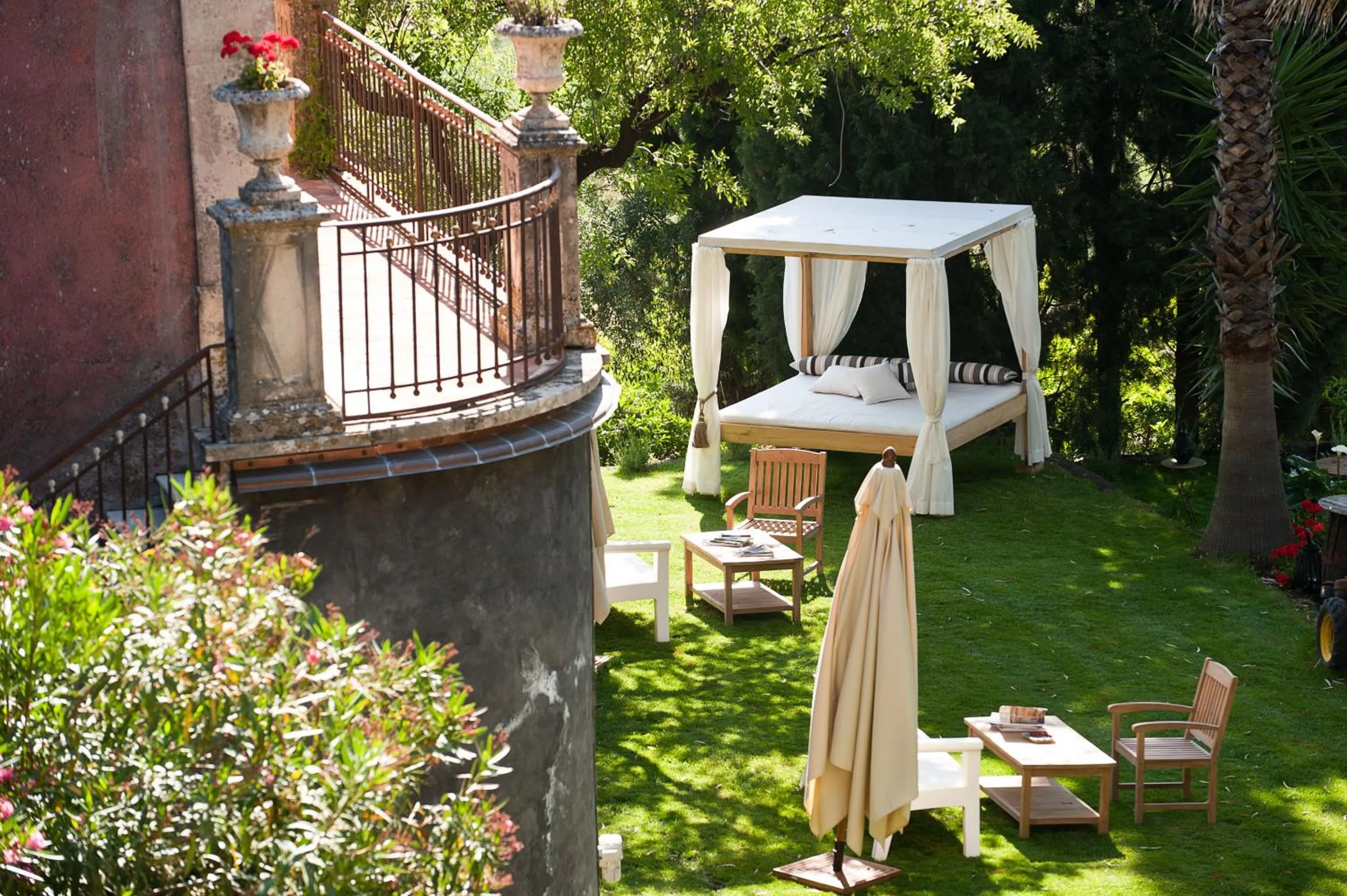 Property building in Monaci delle Terre Nere