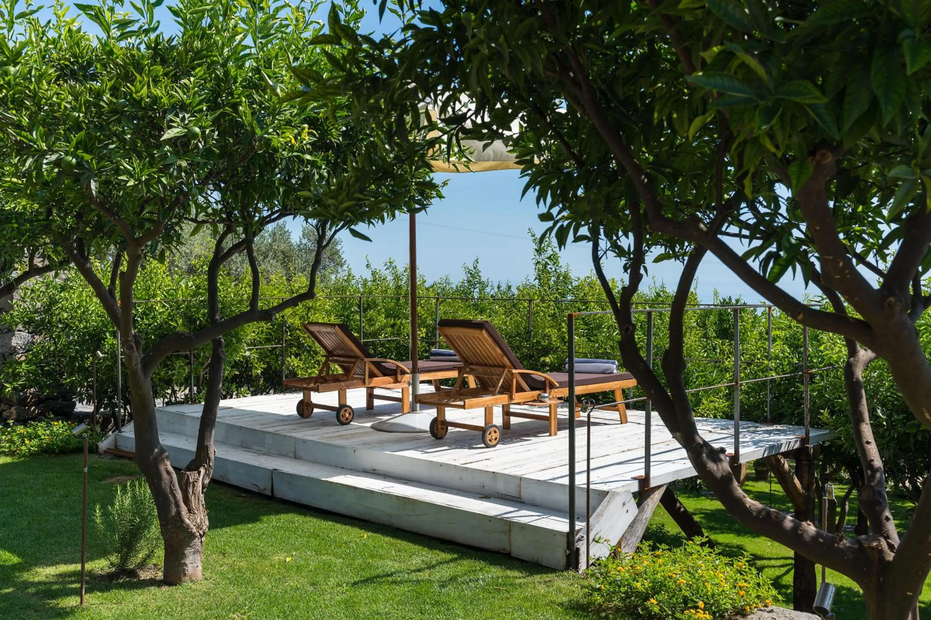 Garden in Monaci delle Terre Nere