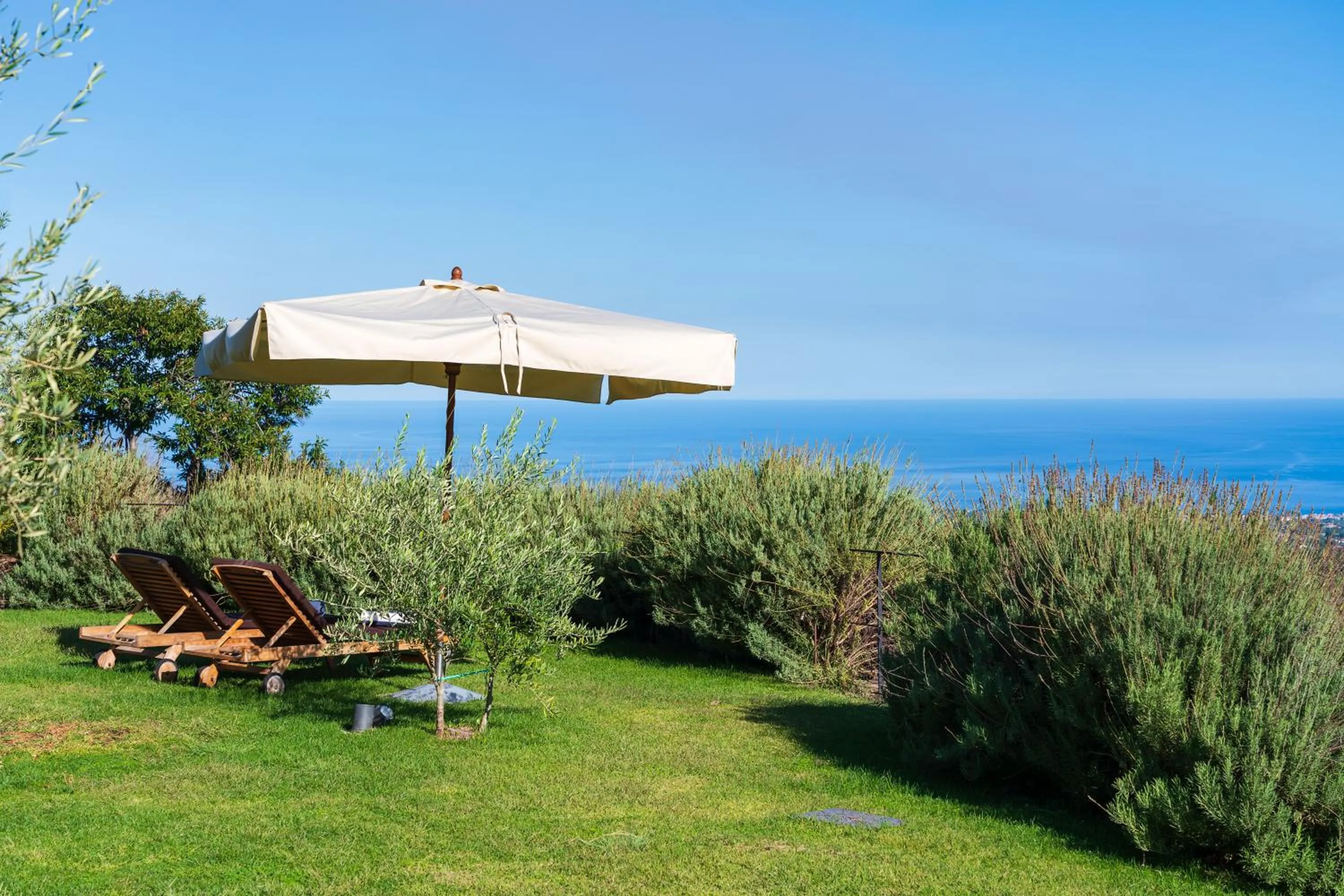 Garden in Monaci delle Terre Nere