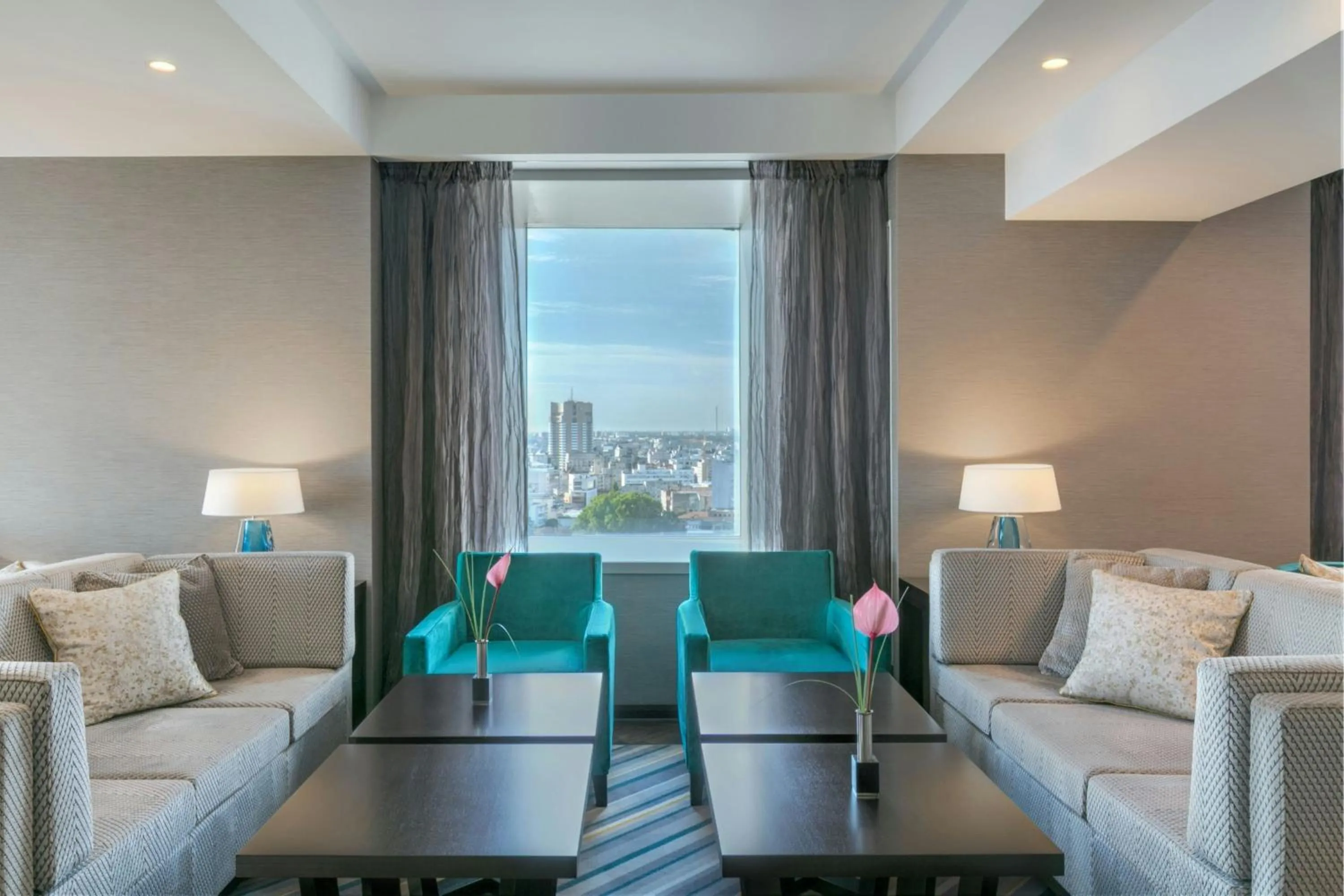 Lounge or bar in Sheraton Bucharest Hotel