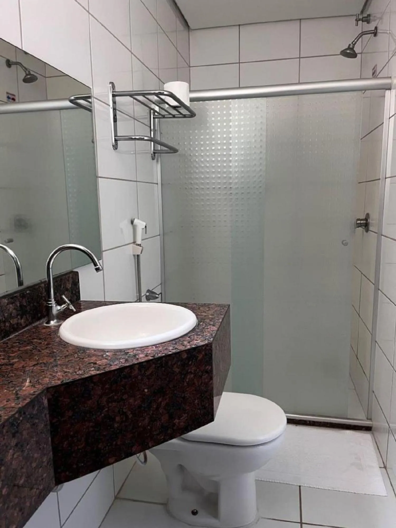 Bathroom in Maximus Business by - Easy Hotéis