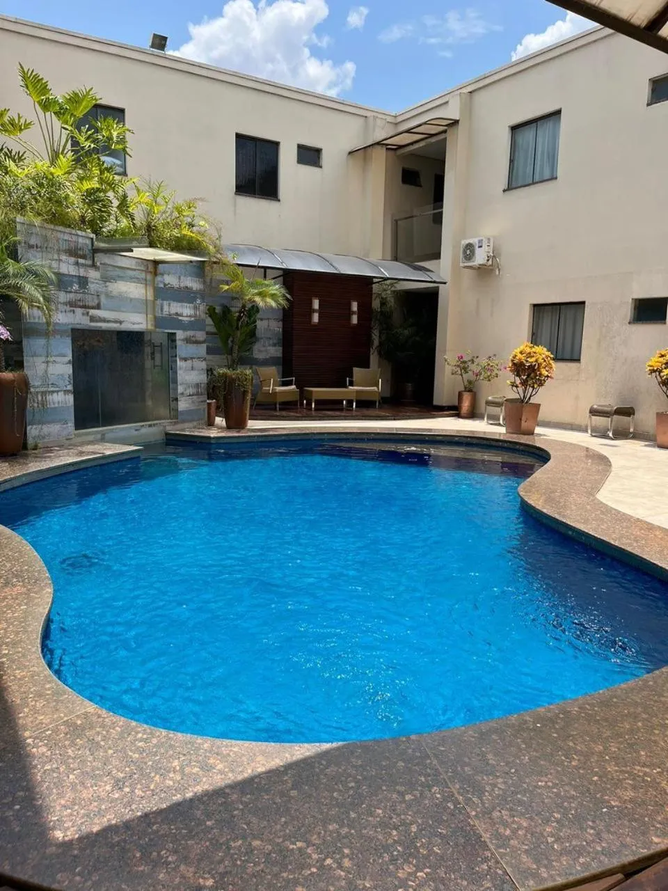 Swimming pool in Maximus Business by - Easy Hotéis