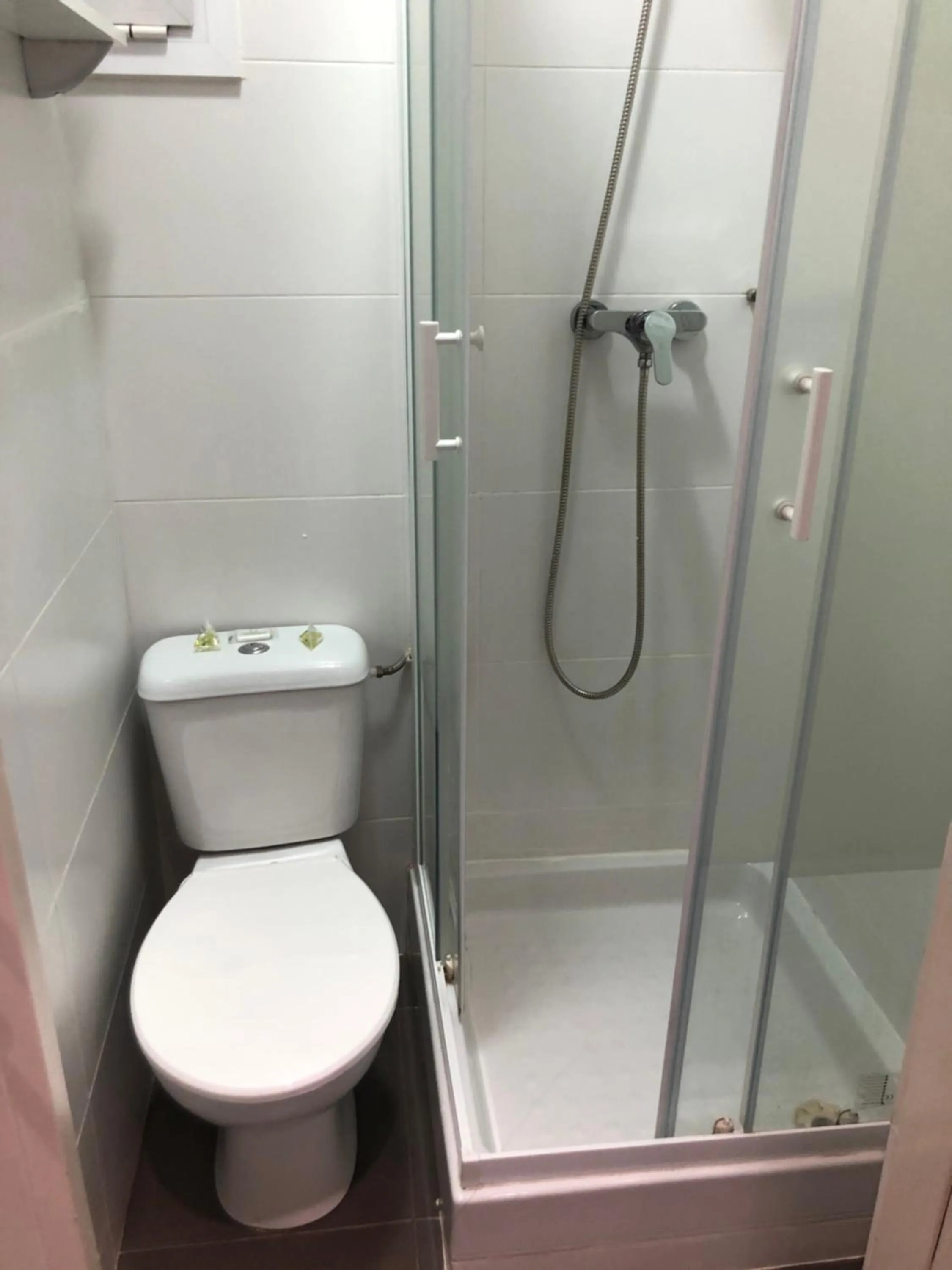 Bathroom in Hostalin Barcelona Diputacion