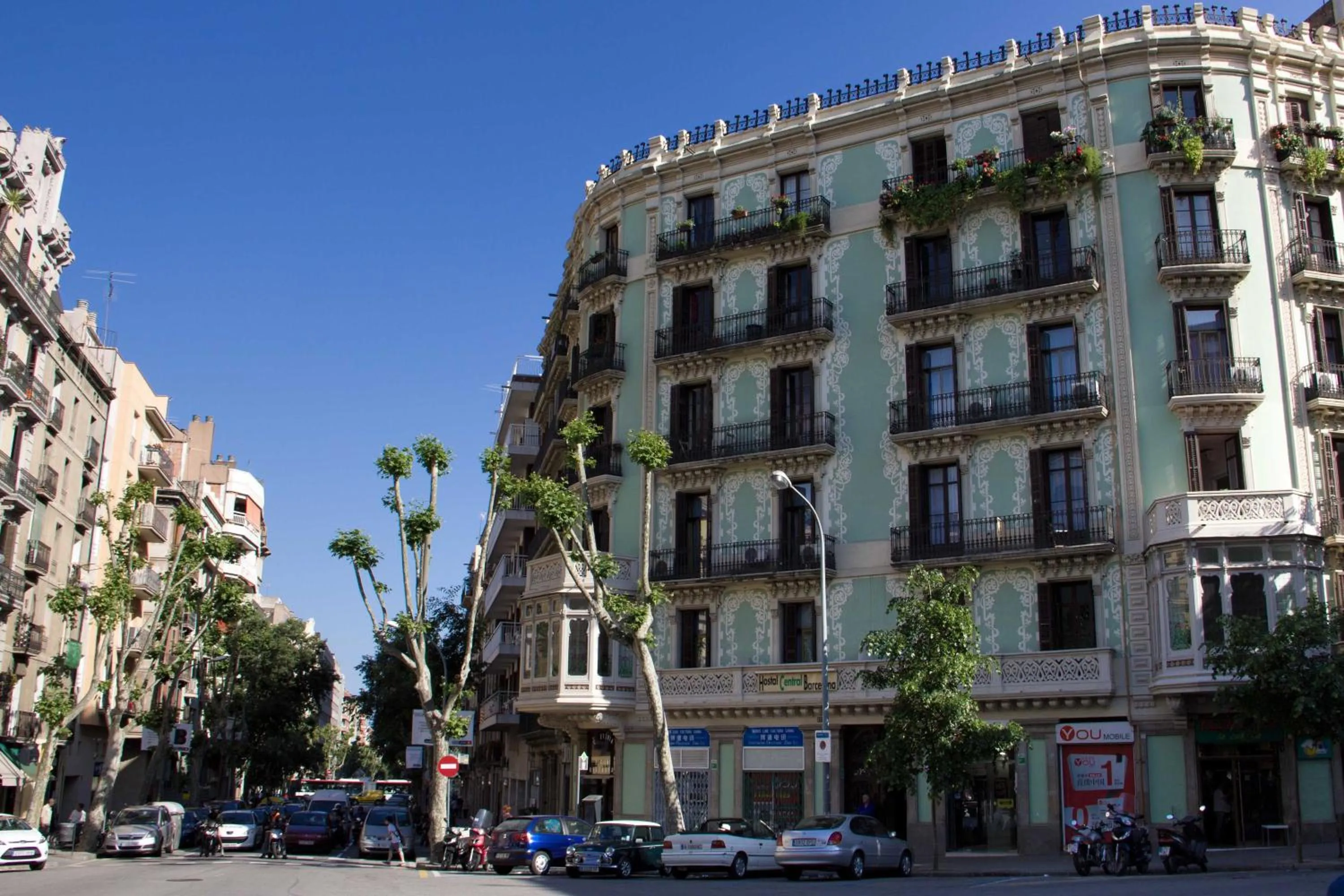 Property building in Hostalin Barcelona Diputacion