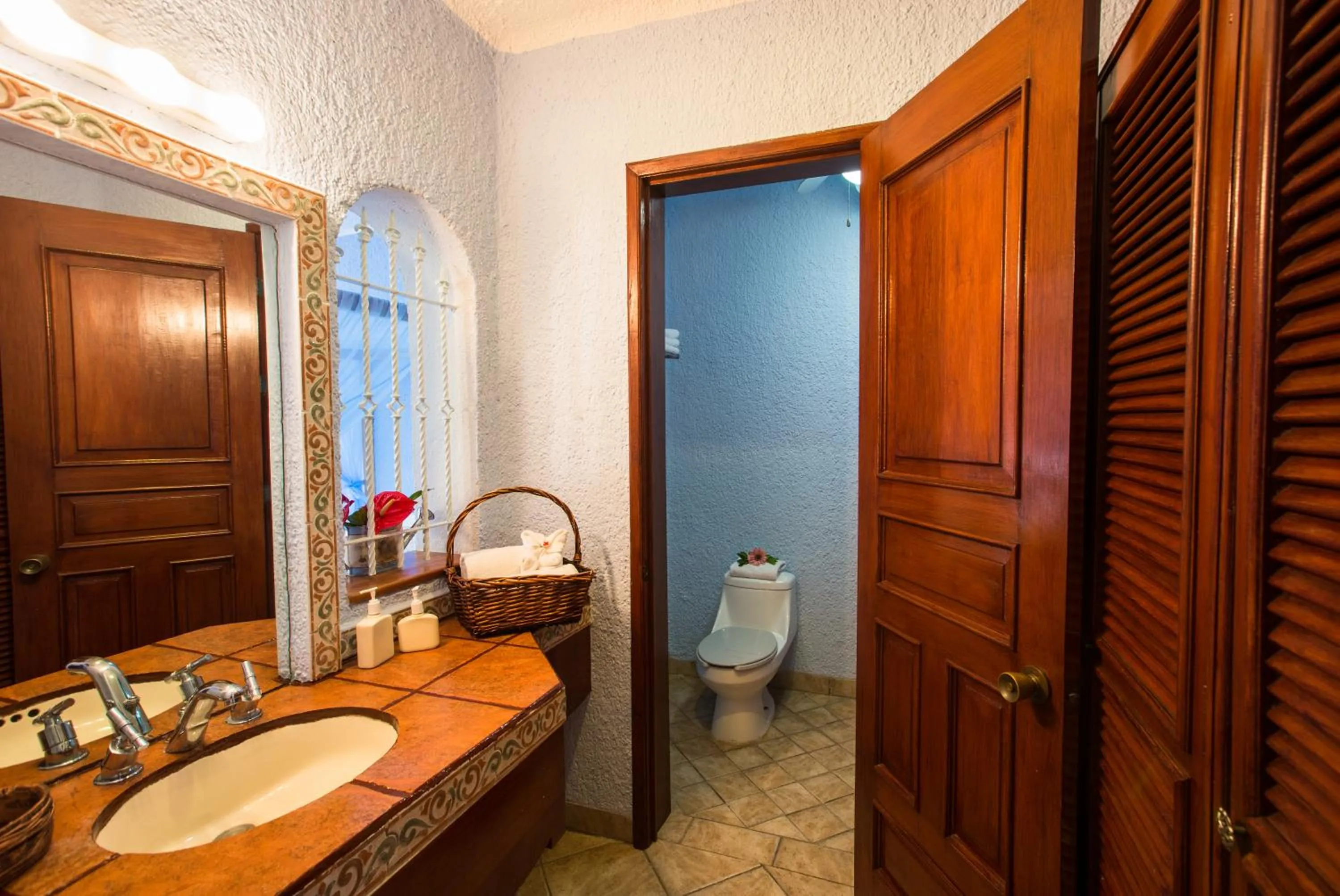 Bathroom in Chez Waffle Hotel