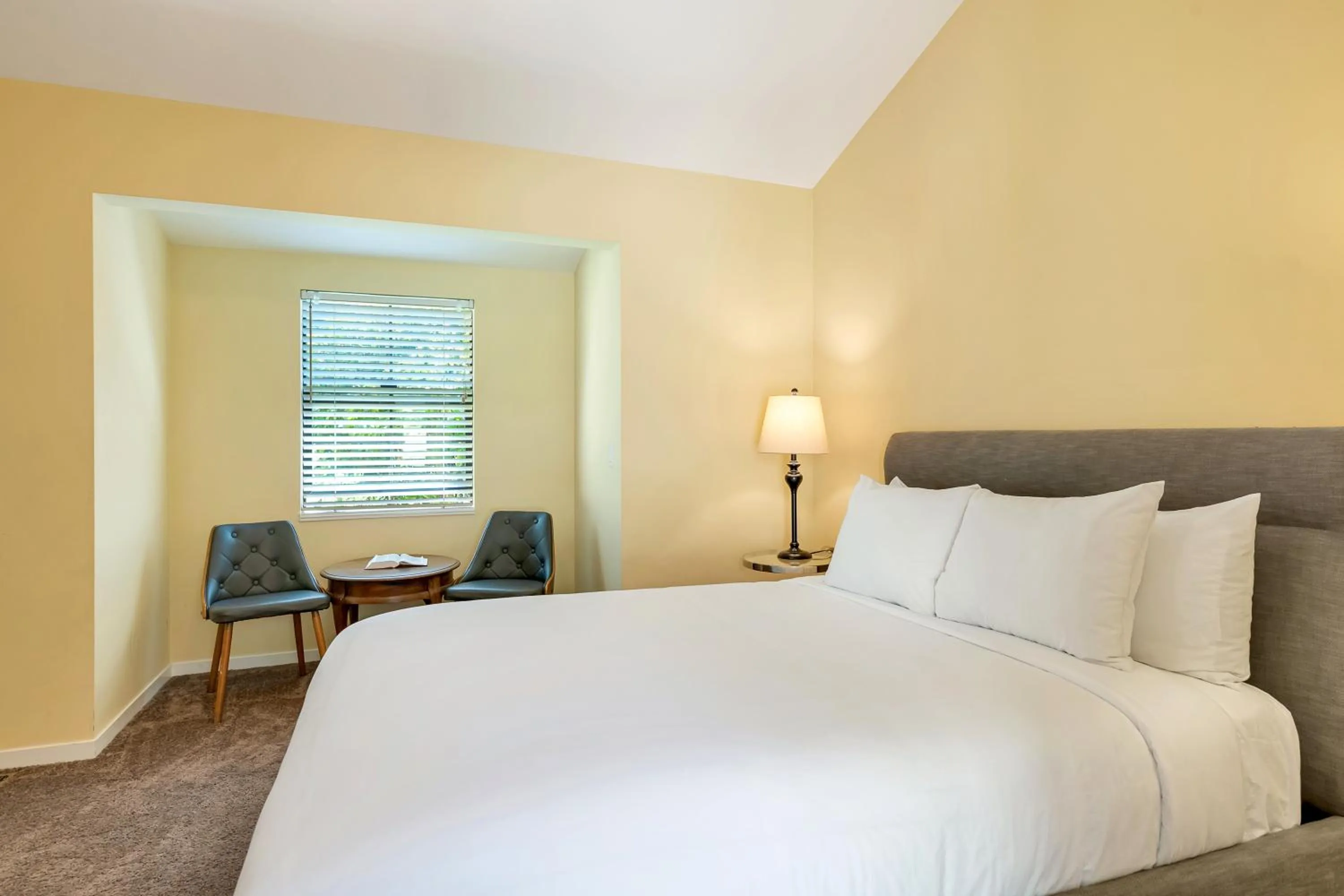 Photo of the whole room, Bed in Sonoma Coast Villa