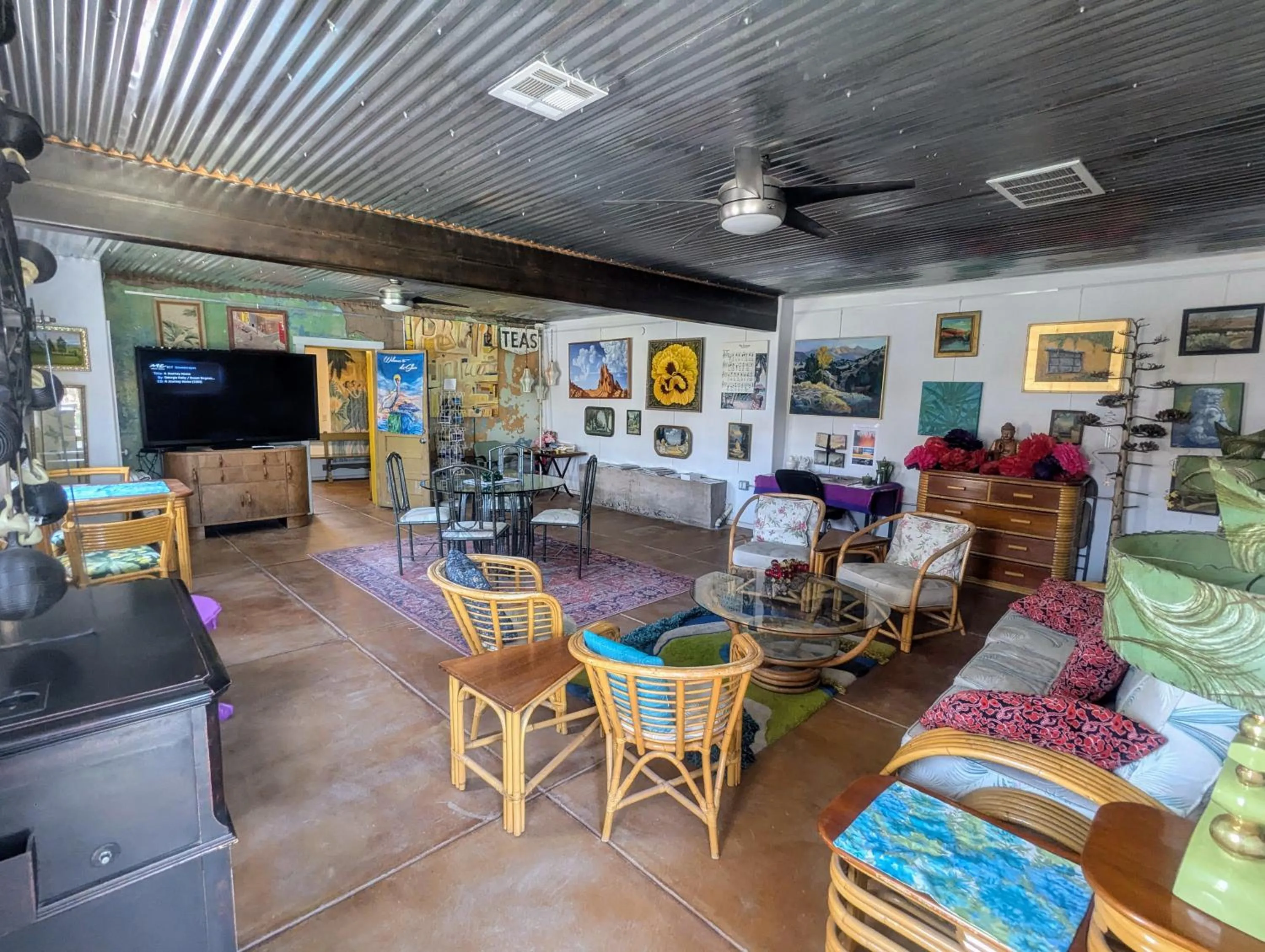 Communal lounge/ TV room in Pelican Spa