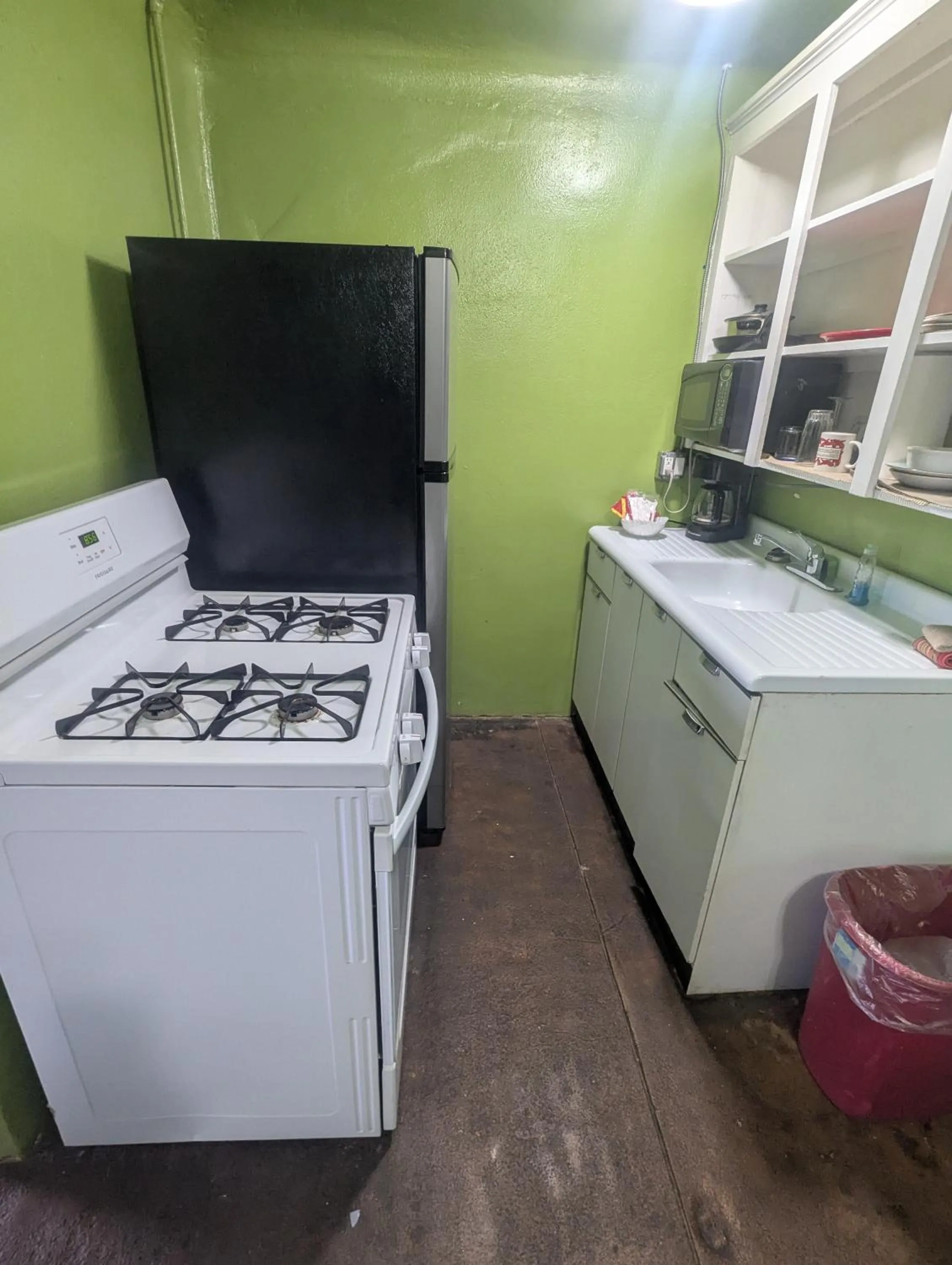 Kitchen or kitchenette in Pelican Spa