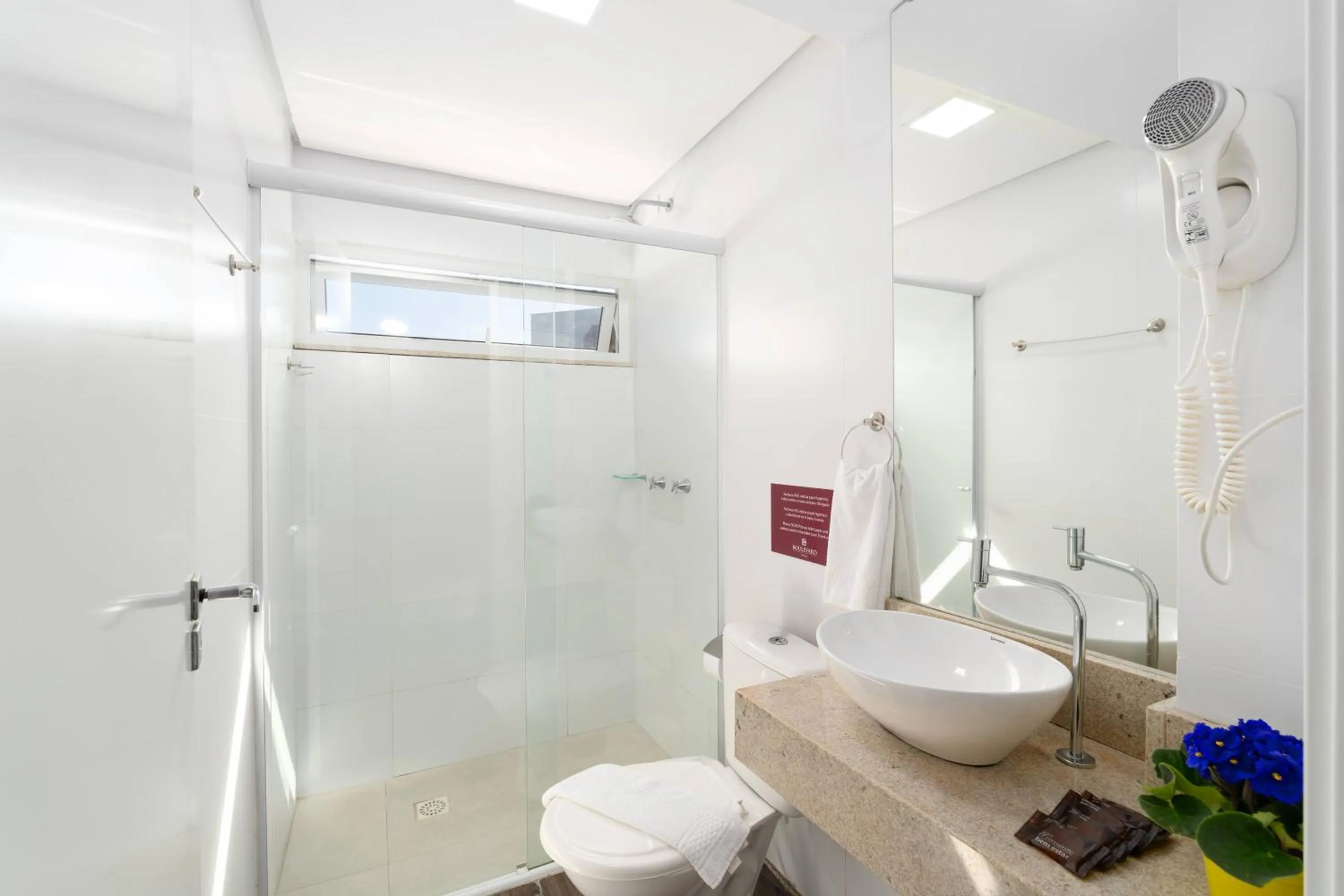 Bathroom in Boulevard Beach Canasvieiras Hotel