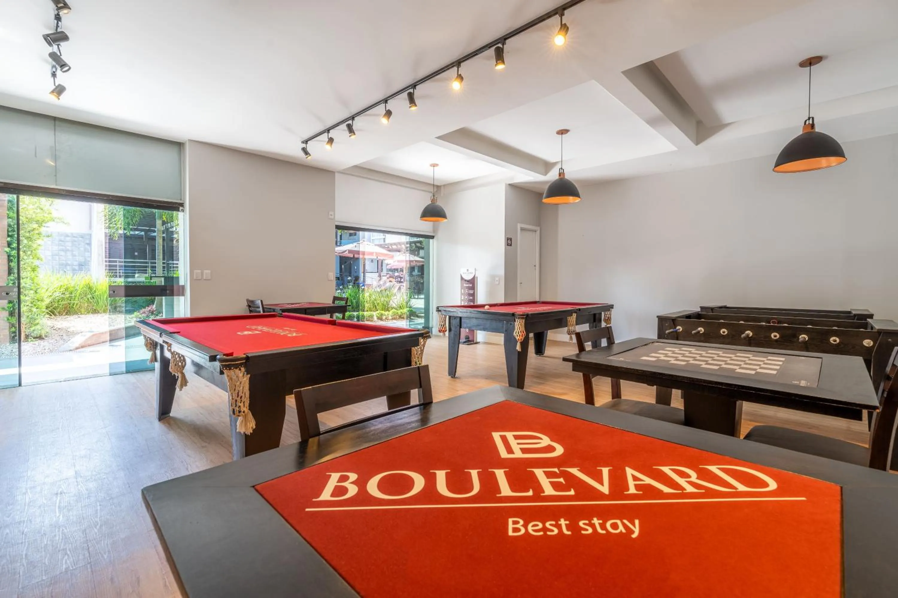 Billiard in Boulevard Beach Canasvieiras Hotel