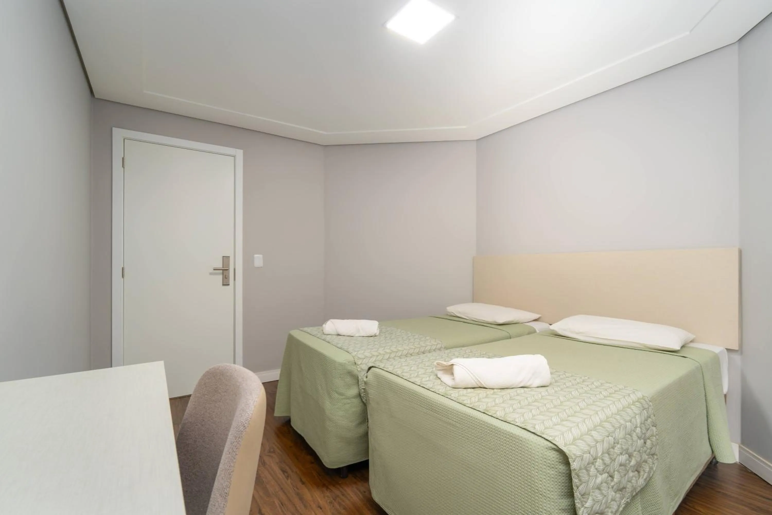 Bedroom, Bed in Boulevard Beach Canasvieiras Hotel