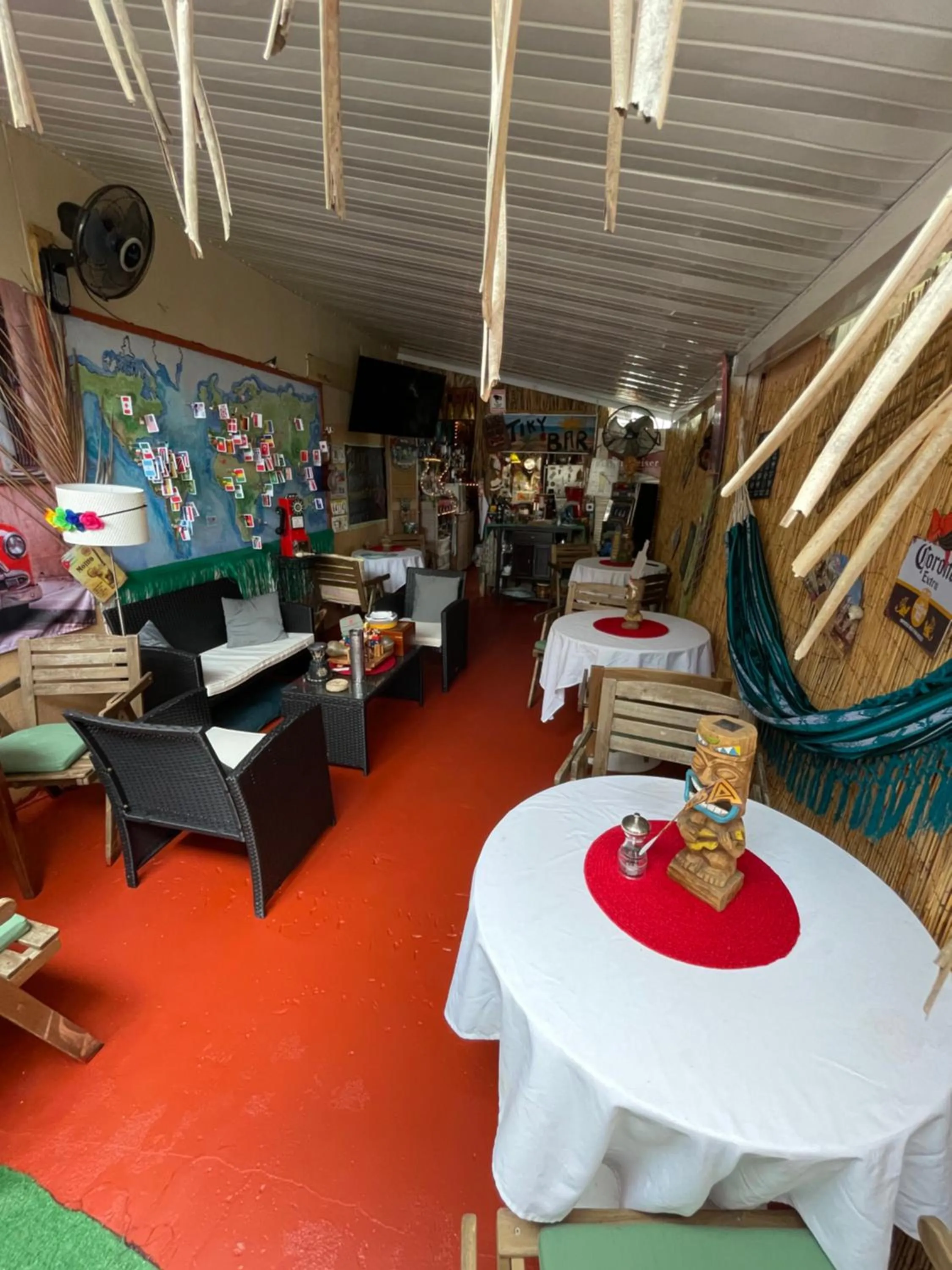 Restaurant/places to eat in Habitación Céntrica calle 8 Miami