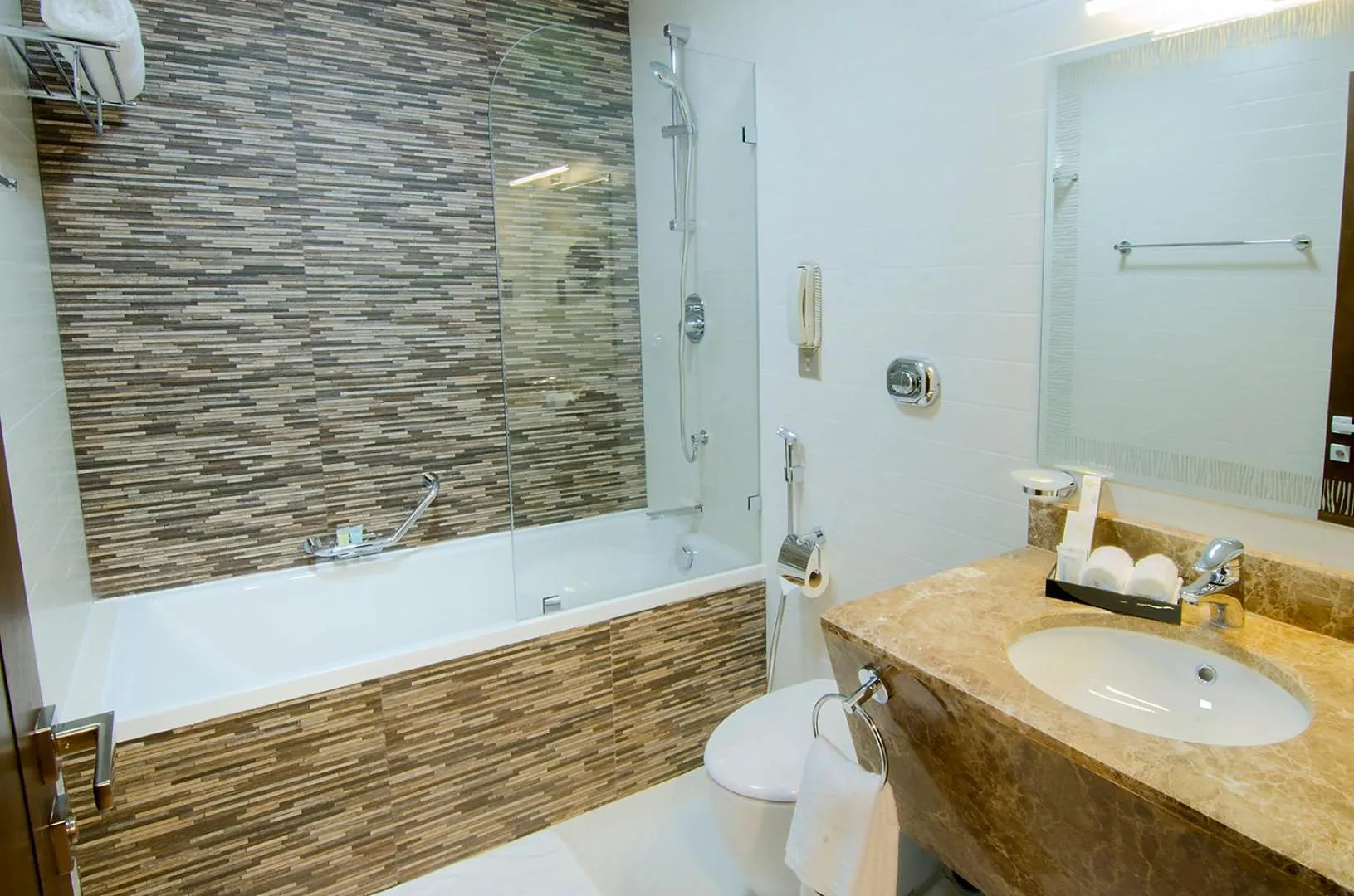 Bathroom in Al Murooj Grand Hotel