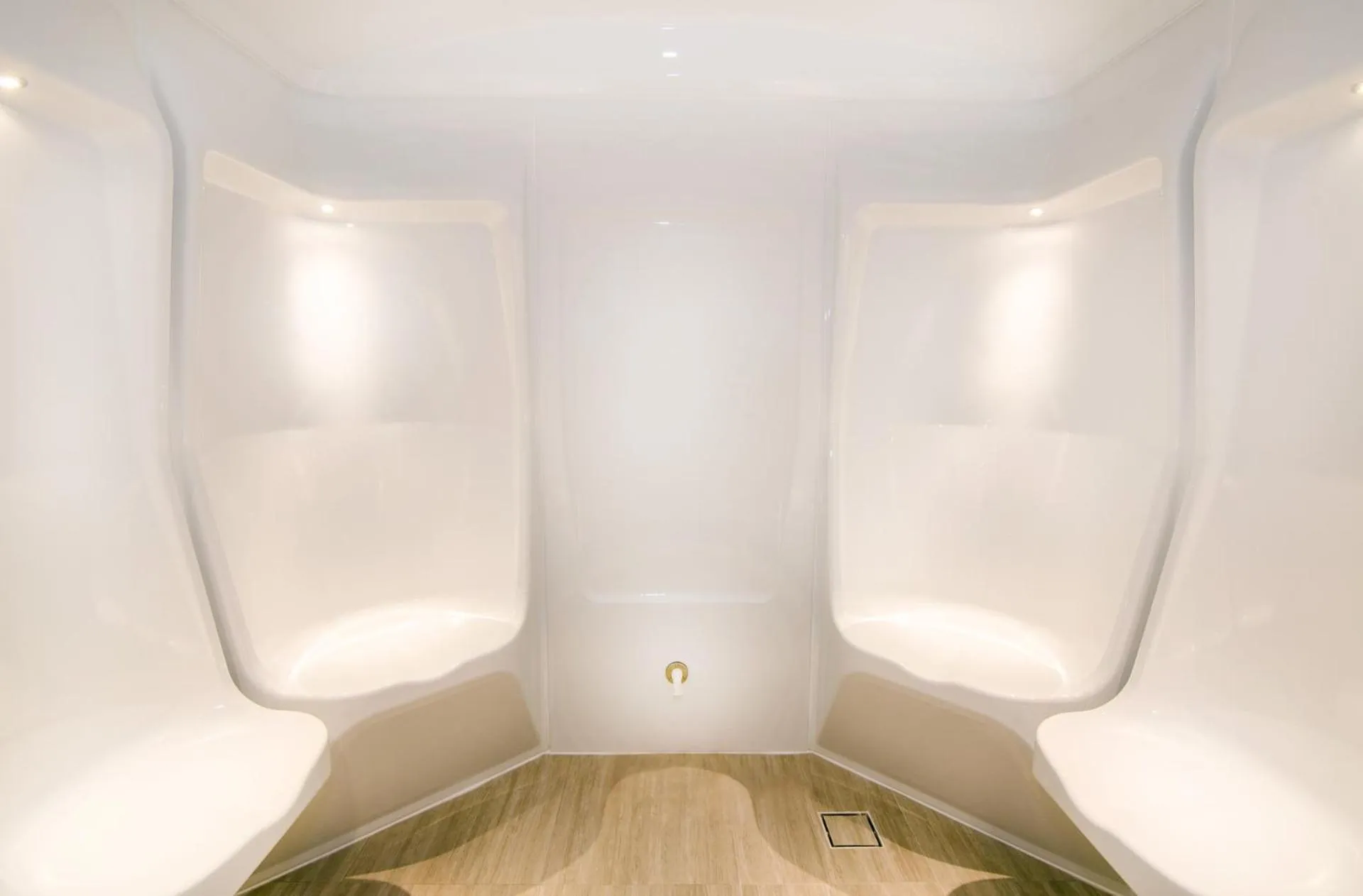 Steam room in Al Murooj Grand Hotel