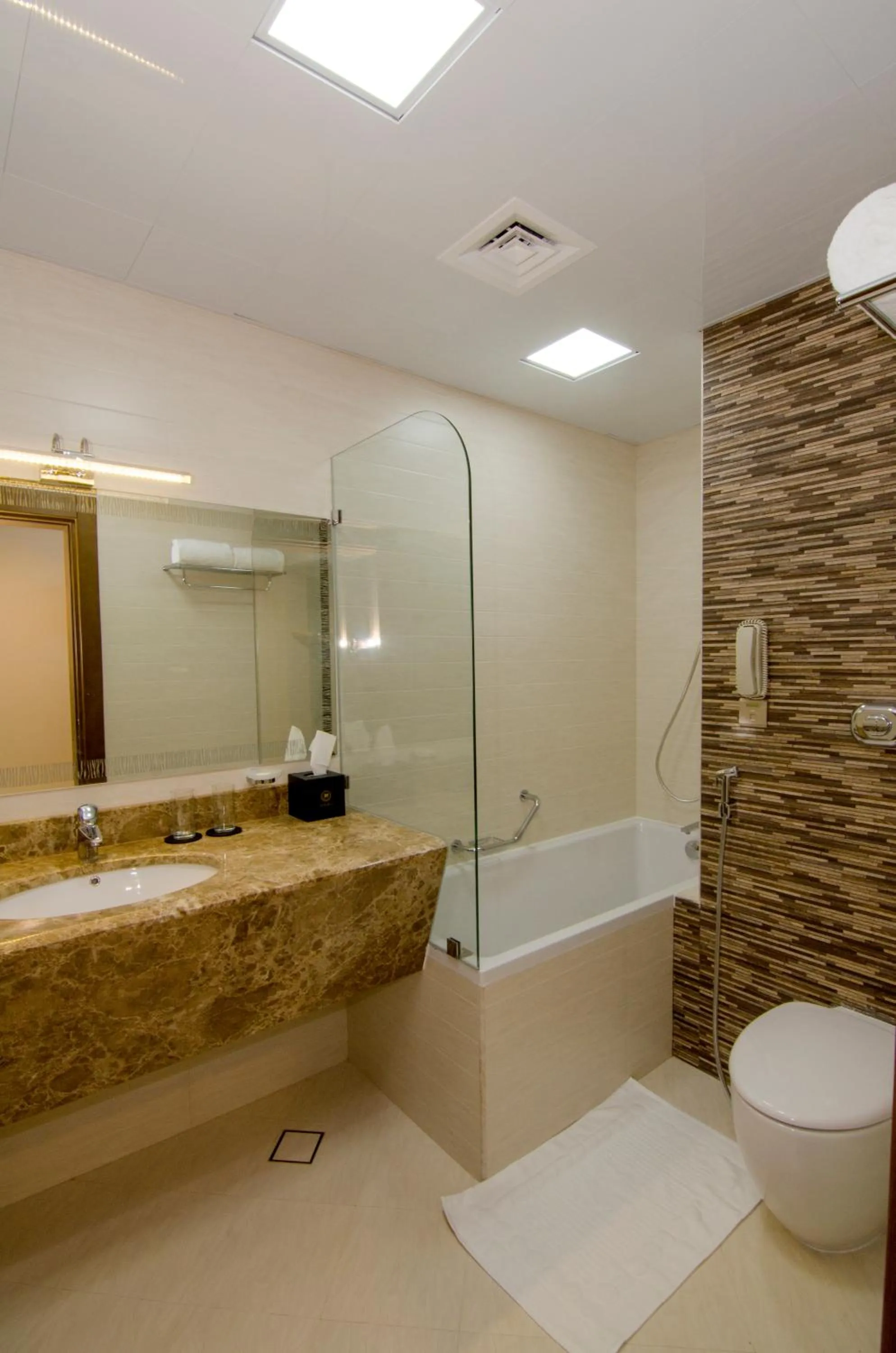 Bathroom in Al Murooj Grand Hotel