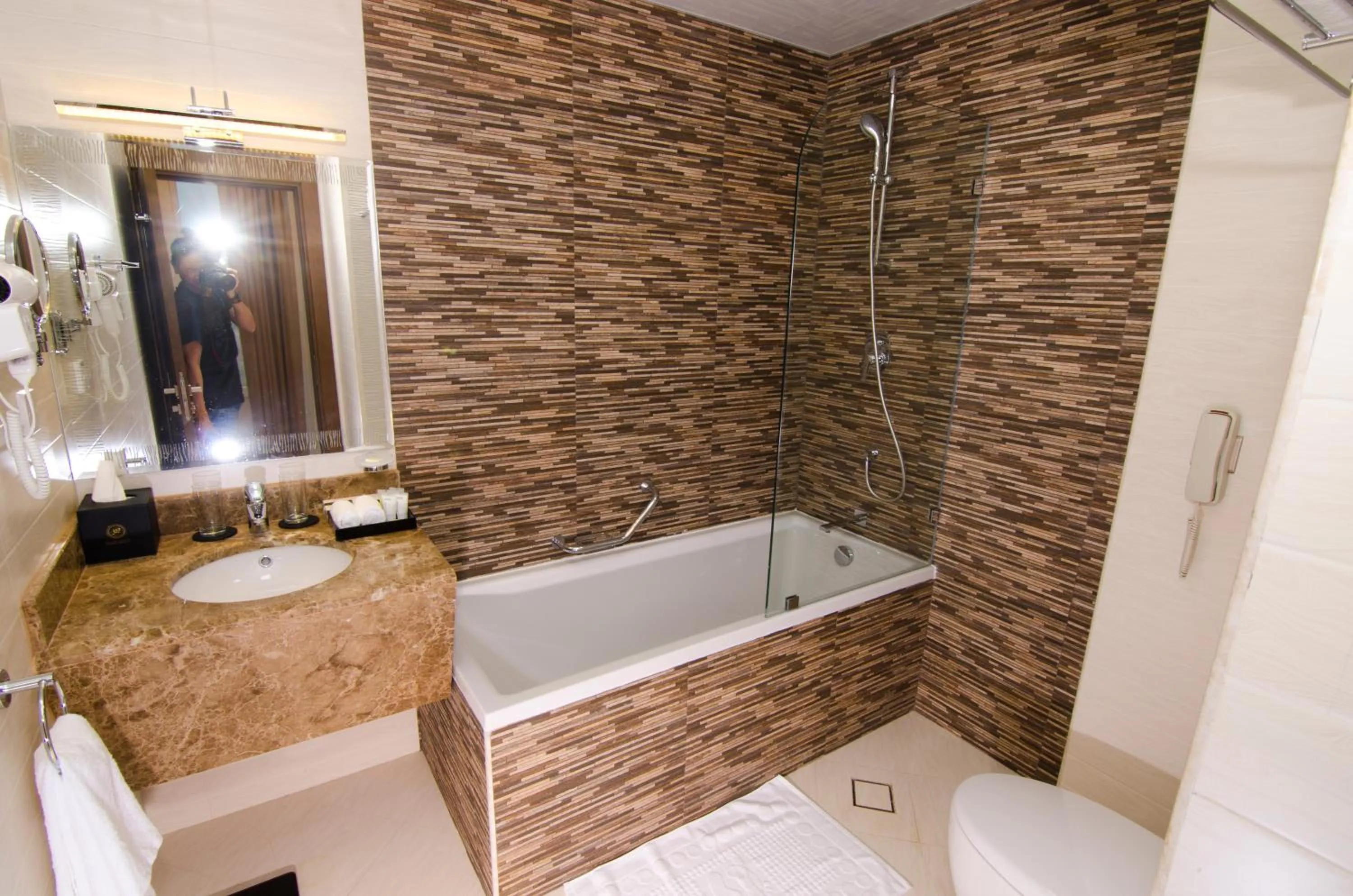 Bathroom in Al Murooj Grand Hotel