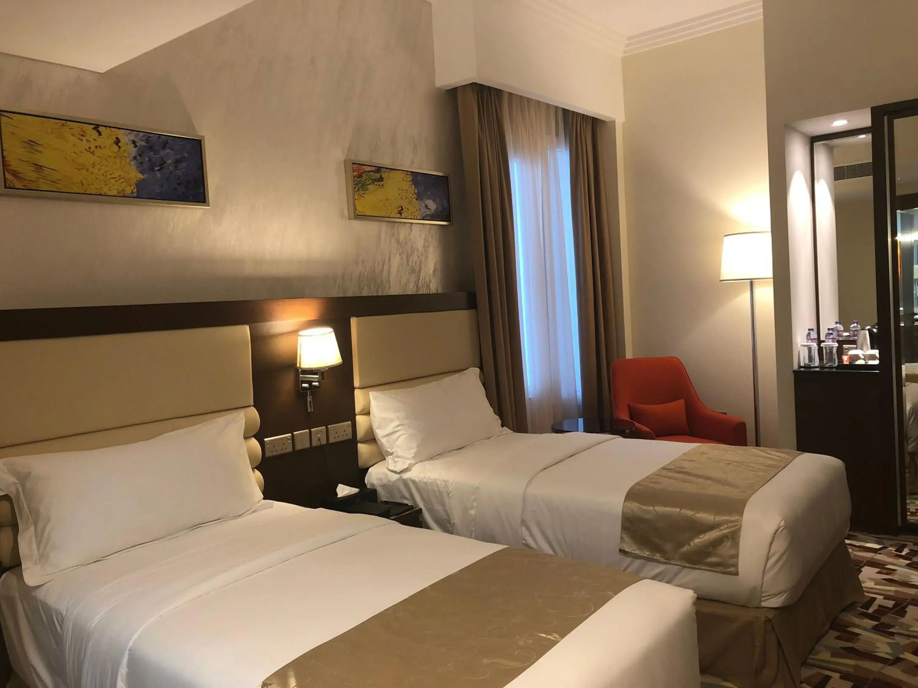 Premium Twin Room in Al Murooj Grand Hotel Premium Twin Room in Al Murooj Grand Hotel